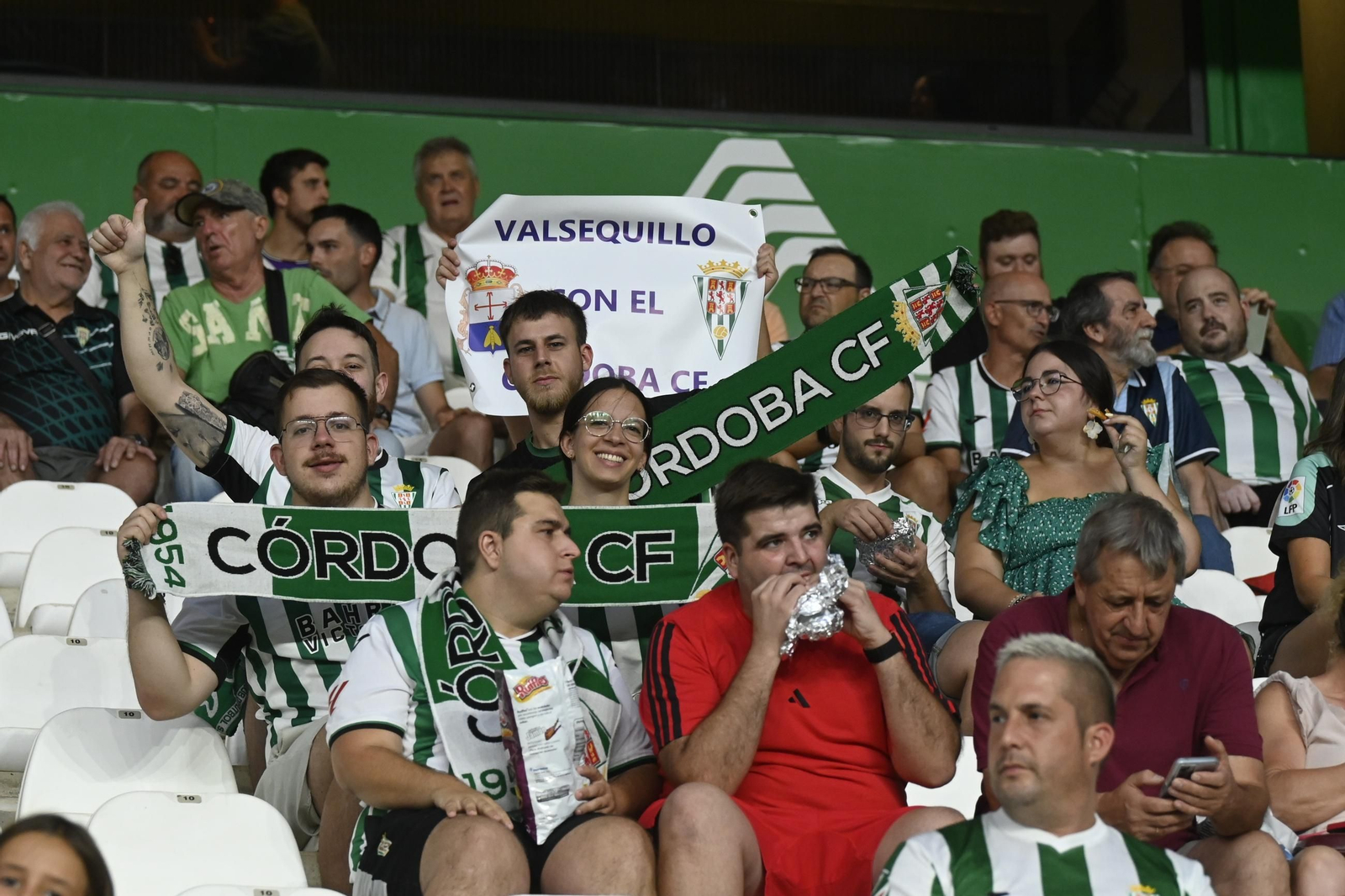 Las mejores fotos del ambiente en El Arcángel para el Córdoba CF - Las Palmas
