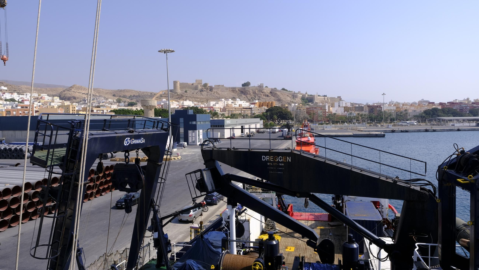 El buque oceoanográfico Sarmiento de Gamboa visita Almería, en imágenes