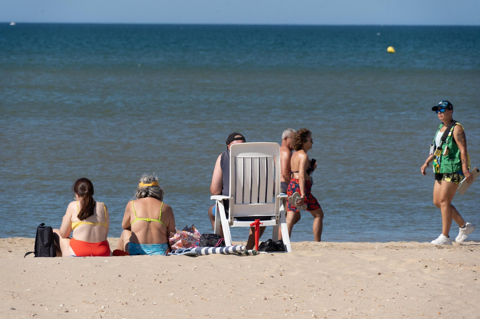 La Playa de la Bota este domingo, soleada, viva&nbsp;y&nbsp;con&nbsp;brisa