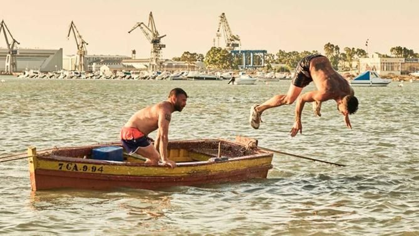 Una imagen de 'Entre dos aguas', de Isaki Lacuesta.