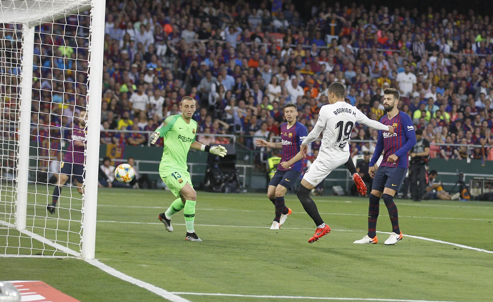 Las fotos de la final de la Copa del Rey entre el Barcelona y el Valencia en el Benito Villamarín