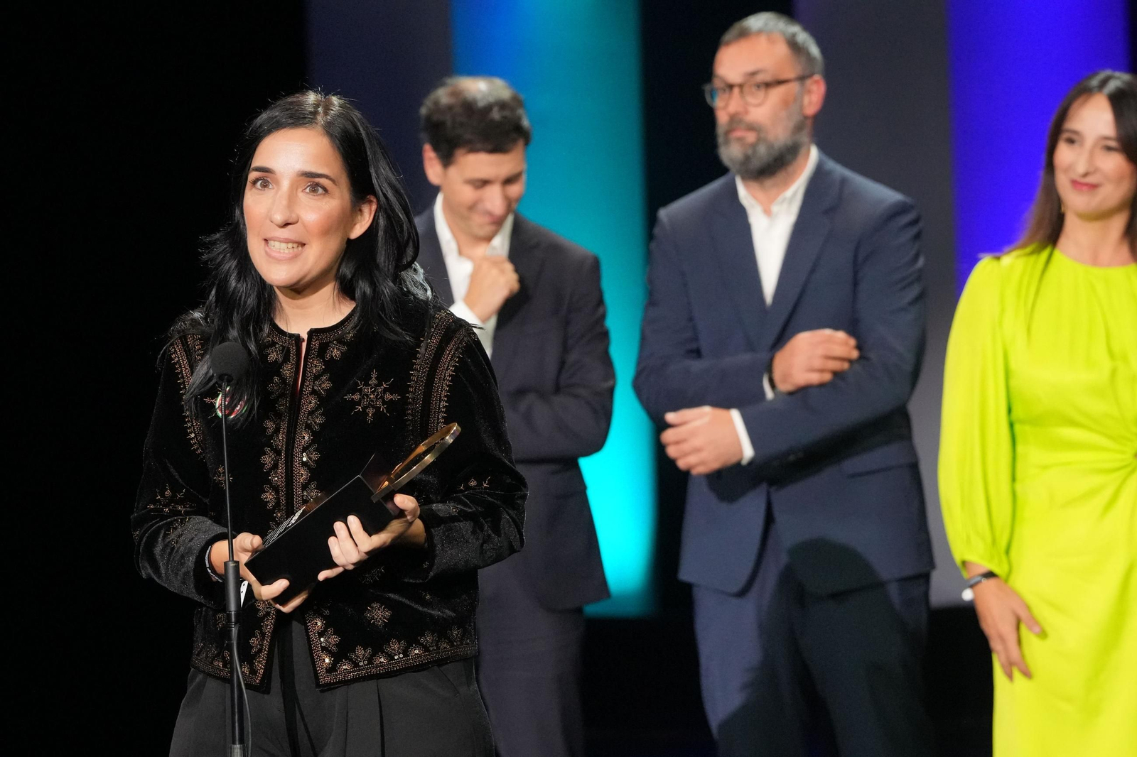 Alauda Ruiz de Azúa, con la Concha de Oro a la mejor película por ‘Los domingos’.