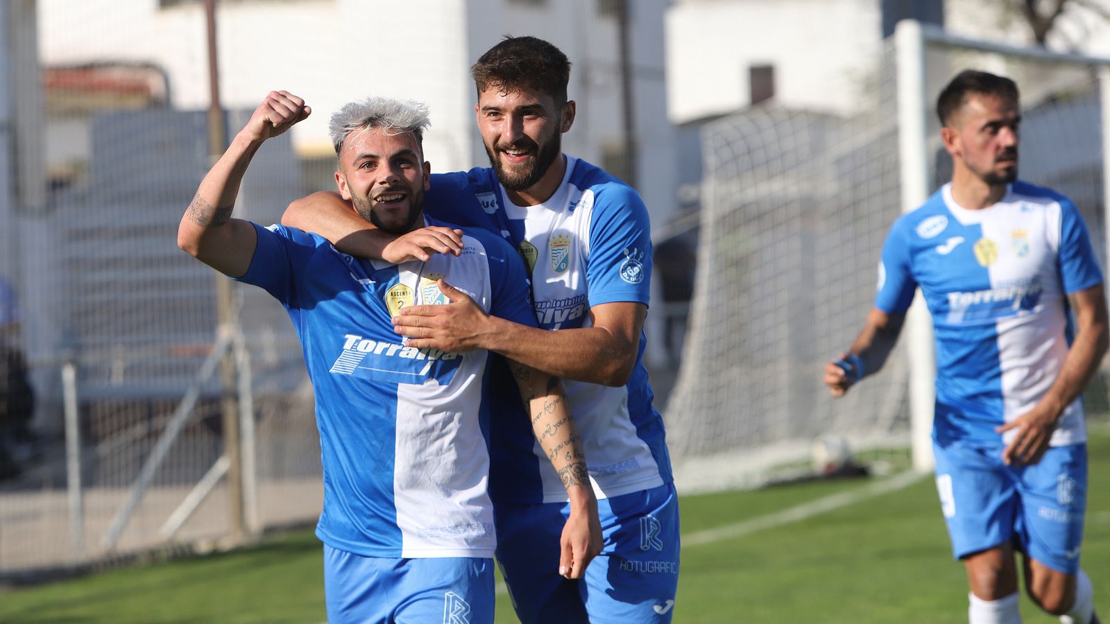 Imágenes del Xerez CD contra el Puente Genil en la Juventud