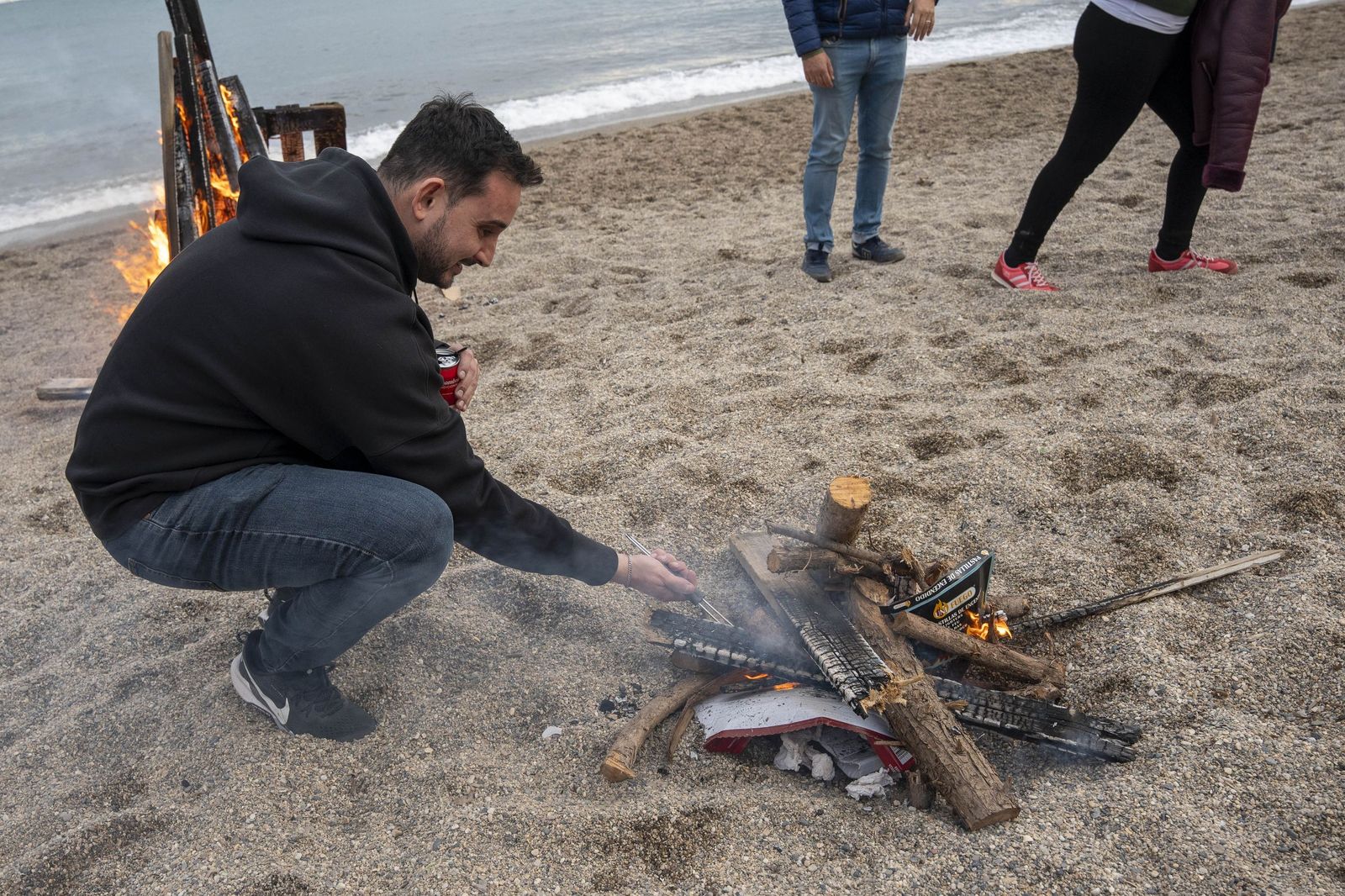 Las moragas reúnen a miles de personas en Roquetas para celebrar el final de año