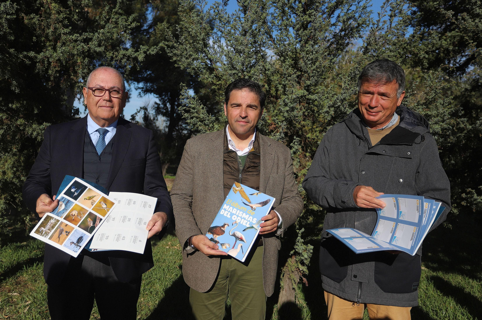 Imágenes de la presentación del primer álbum de fichas adhesivas de la avifauna del Paraje Natural Marismas del Odiel