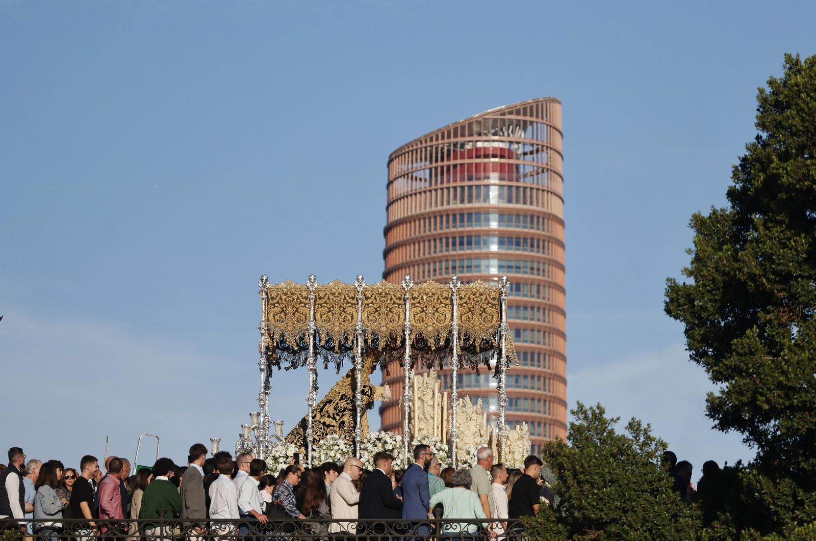 las imágenes de la procesión de la Esperanza de Triana a la Catedral