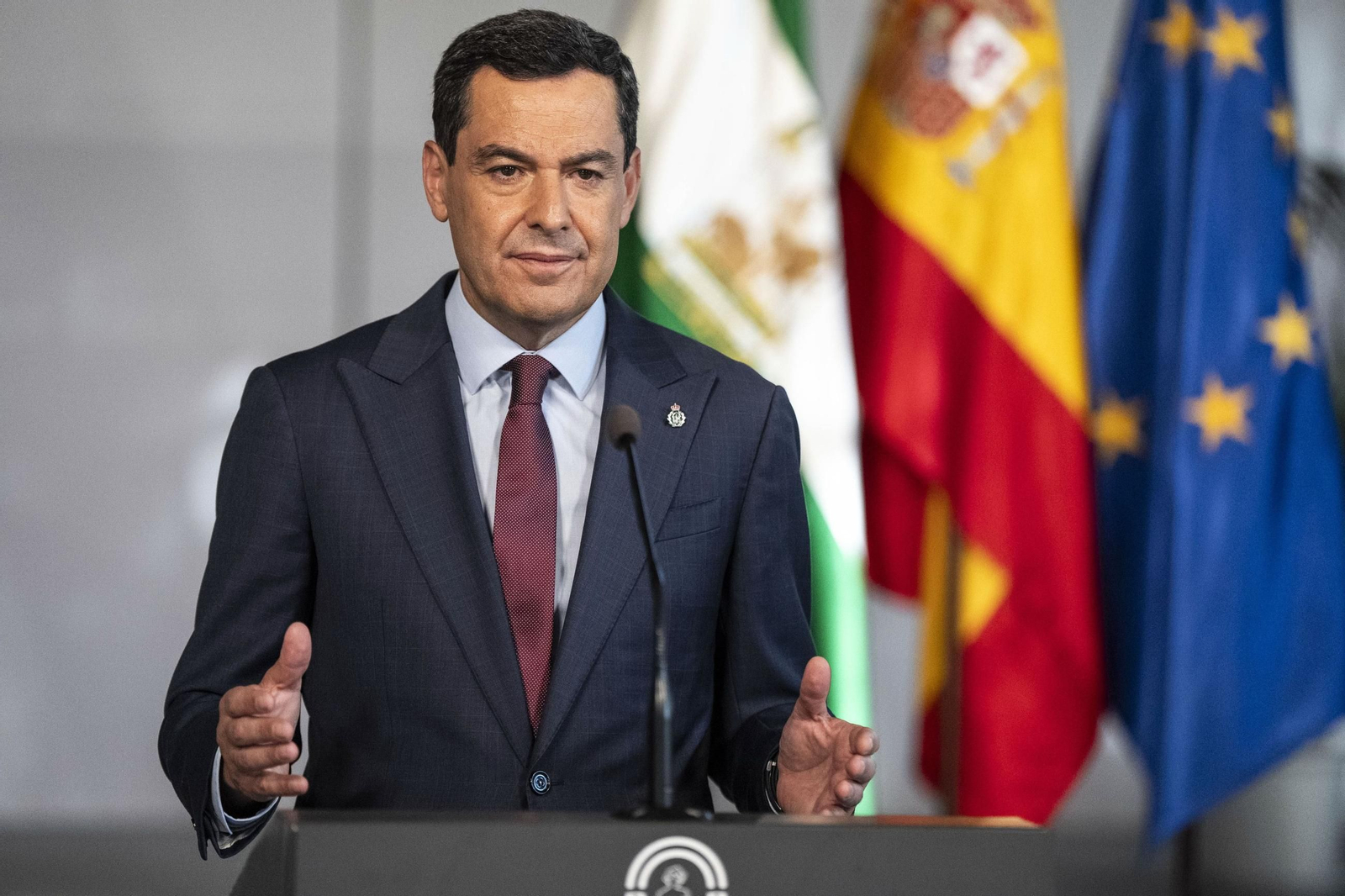 Juanma Moreno comunica la dimisión de la consejera de Salud por la crisis de los cribados del cáncer
