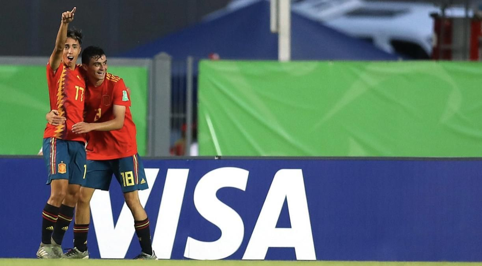 David Larrubia celebra con Pedri su gol en el Mundial sub 17. David Larrubia celebra con Pedri su gol en el Mundial sub 17.