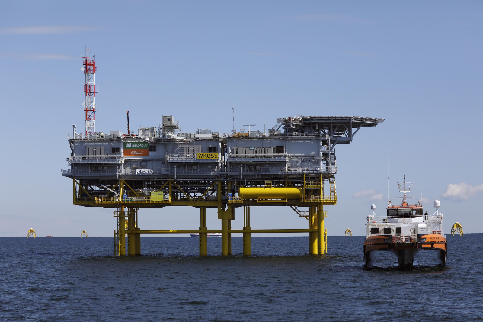 Puerto Real, presente en la estación eólico marina Wikinger