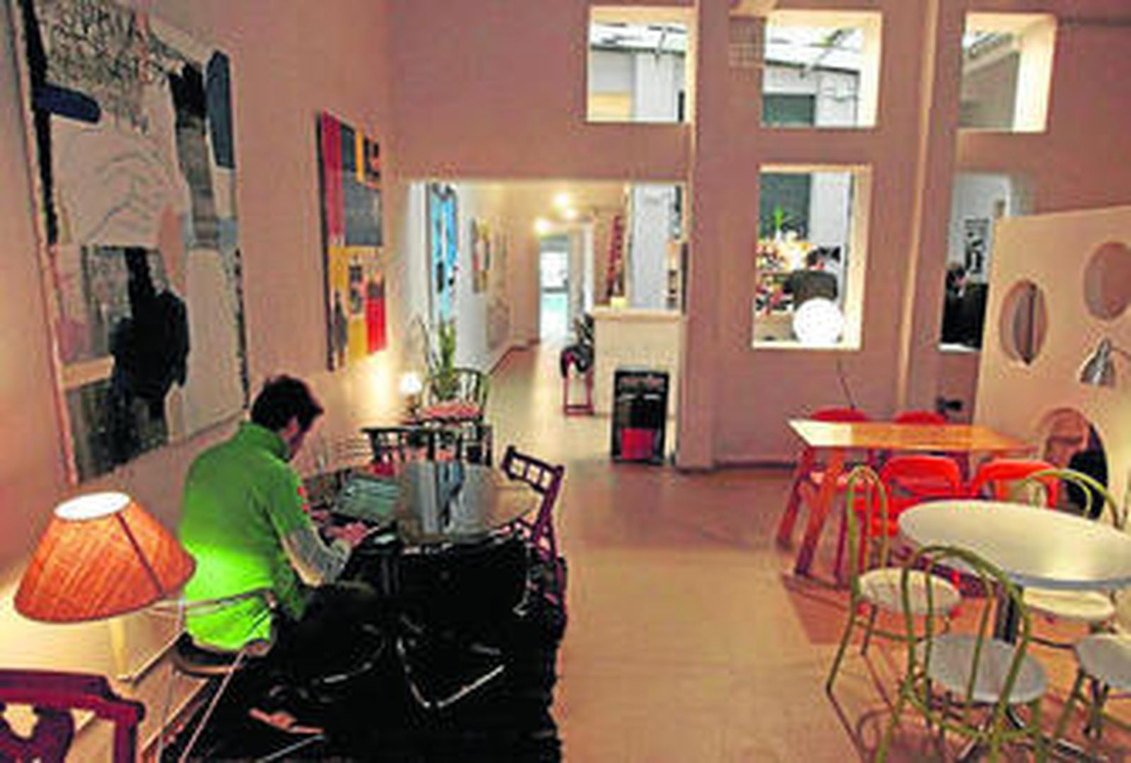 Un 'loft' donde ver, oír, saborear y comprar