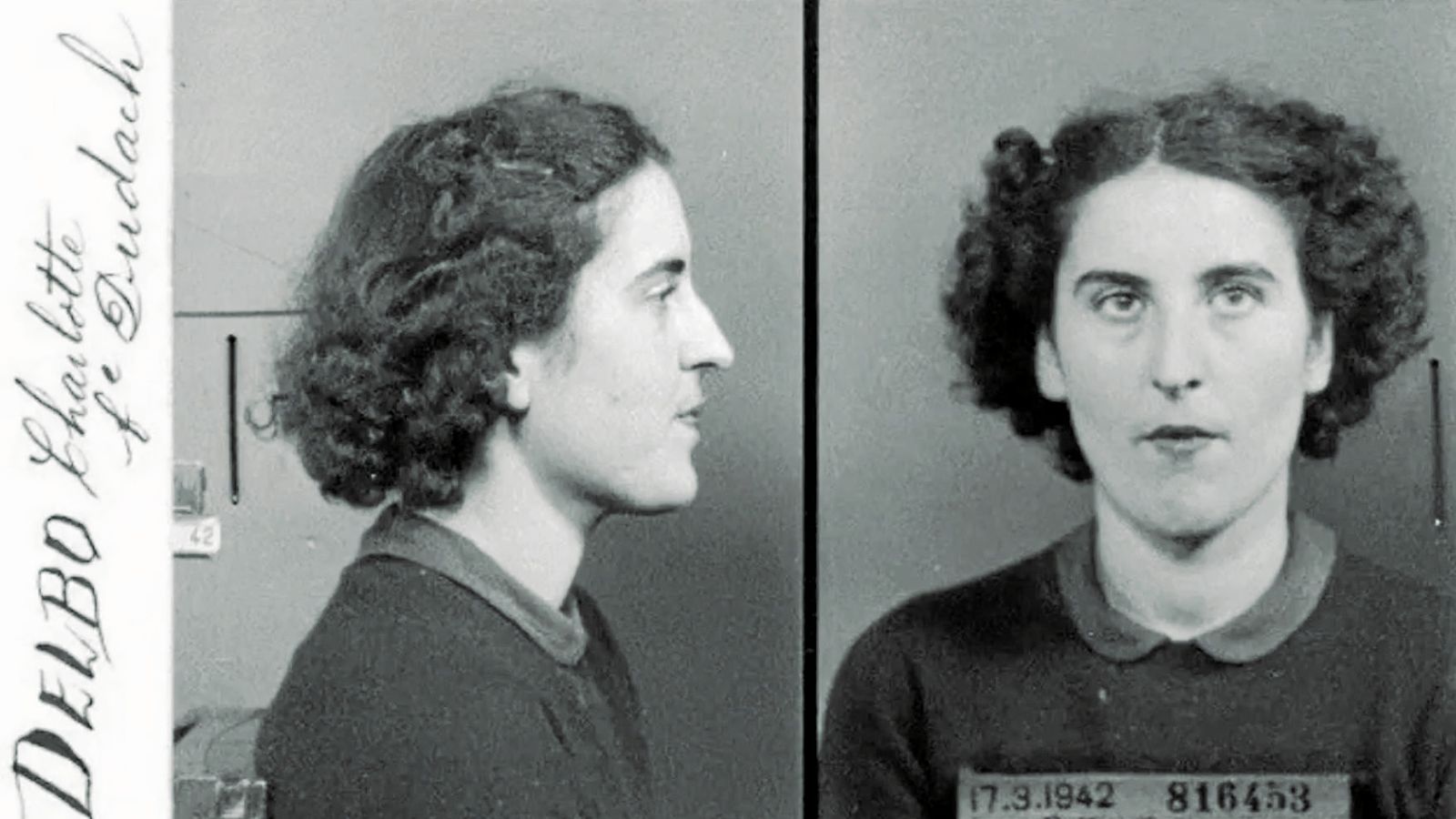 Ficha policial de la autora.