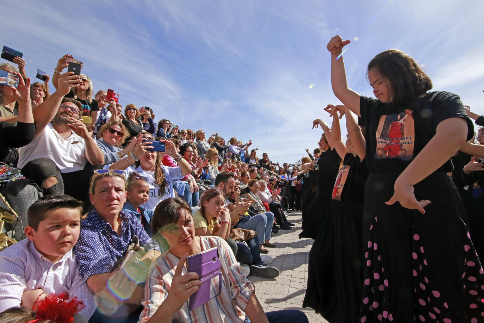 Himno Andaluz a guitarra y flashmob flamenco por el día de Andalucía