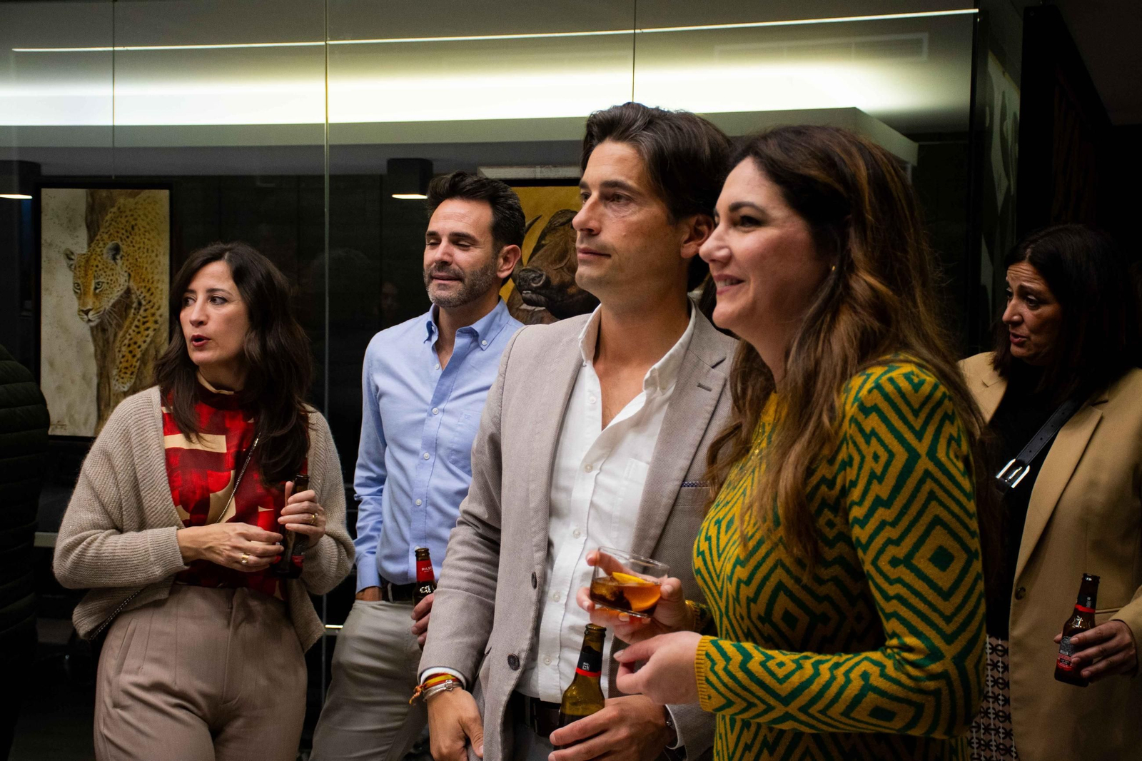 En imágenes, la pintora Inma Campos muestra su lado más "salvaje" en el centro de Córdoba