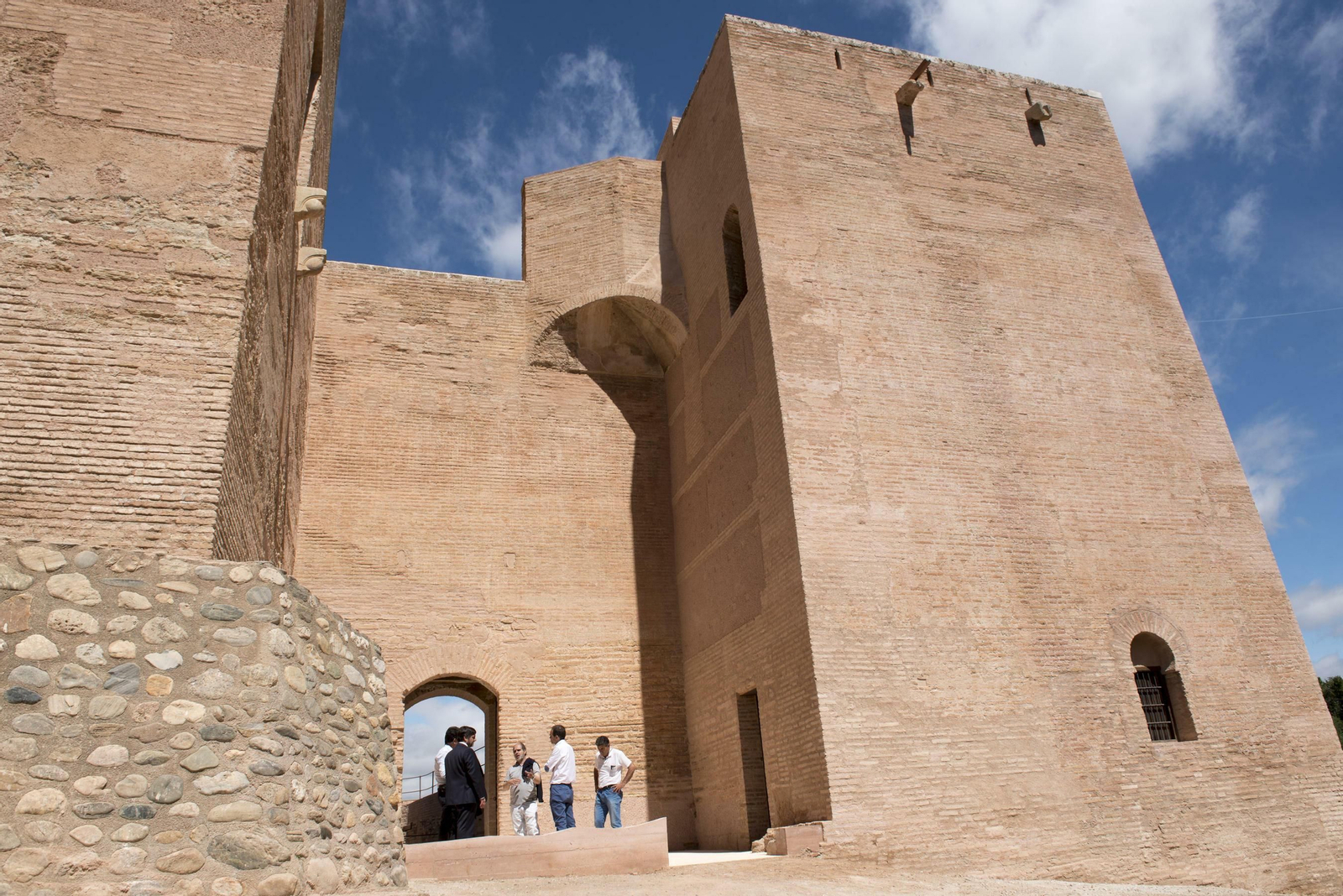 Las imágenes de la restauración de Torres Bermejas
