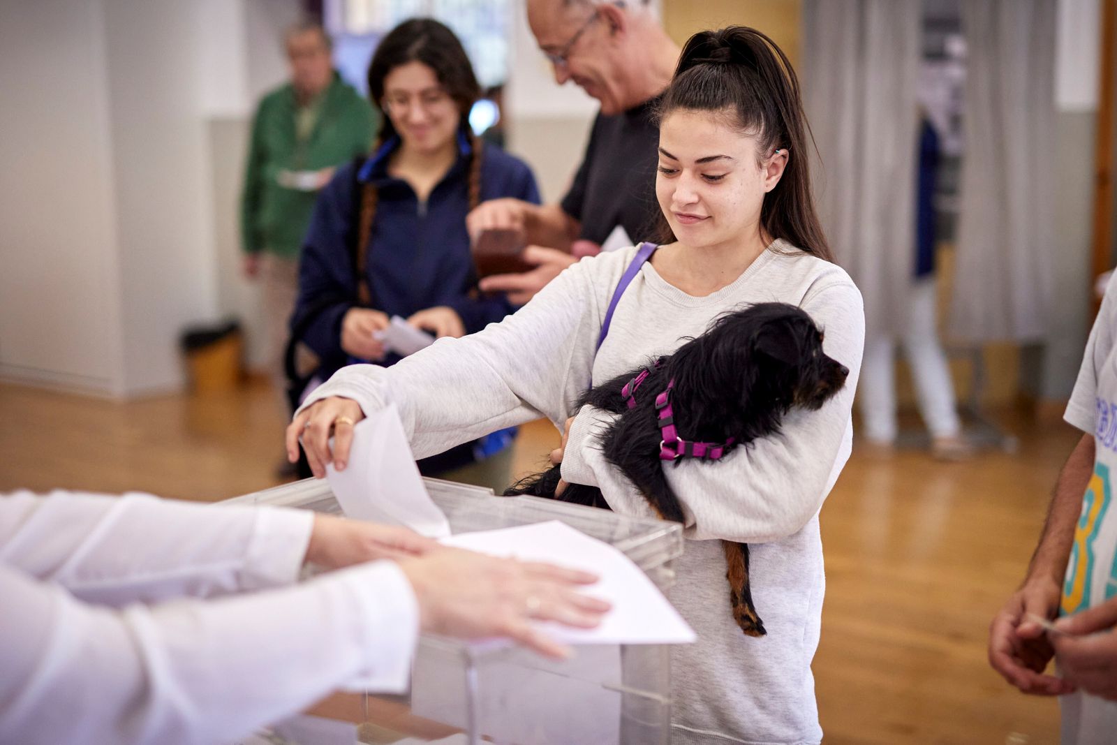 Fotos: así está votando Granada en el inicio de las elecciones municipales 2023
