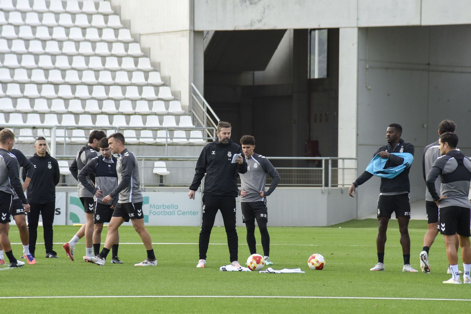 Las fotos del primer entrenamiento de David Muñoz con la Balona
