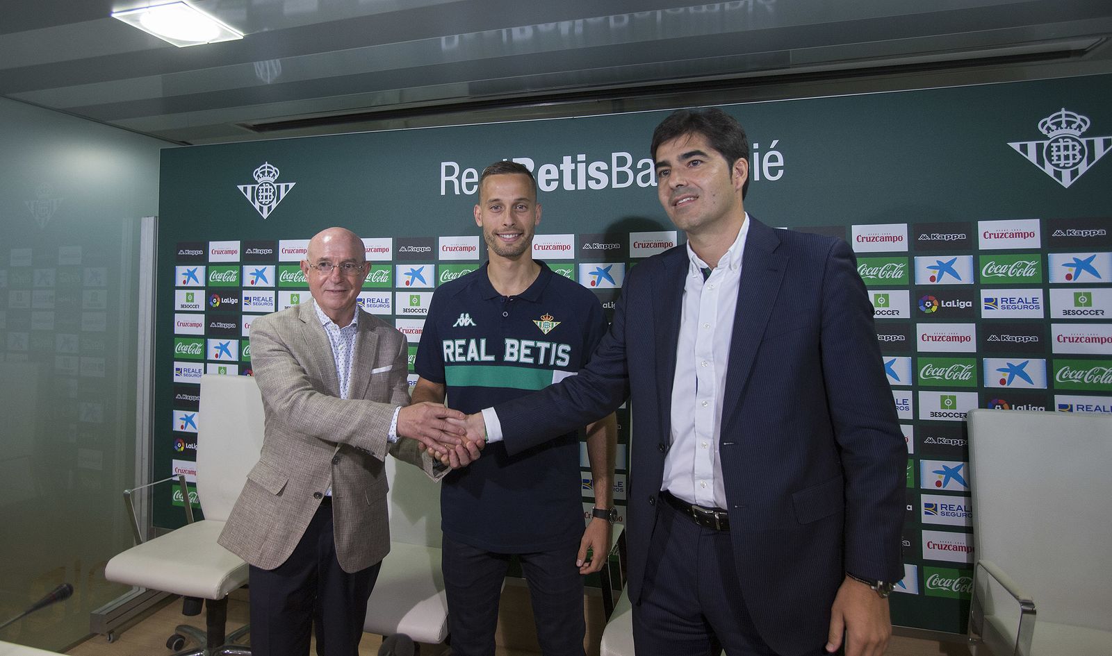 Serra Ferrer, junto a Sergio Canales y Ángel Haro.