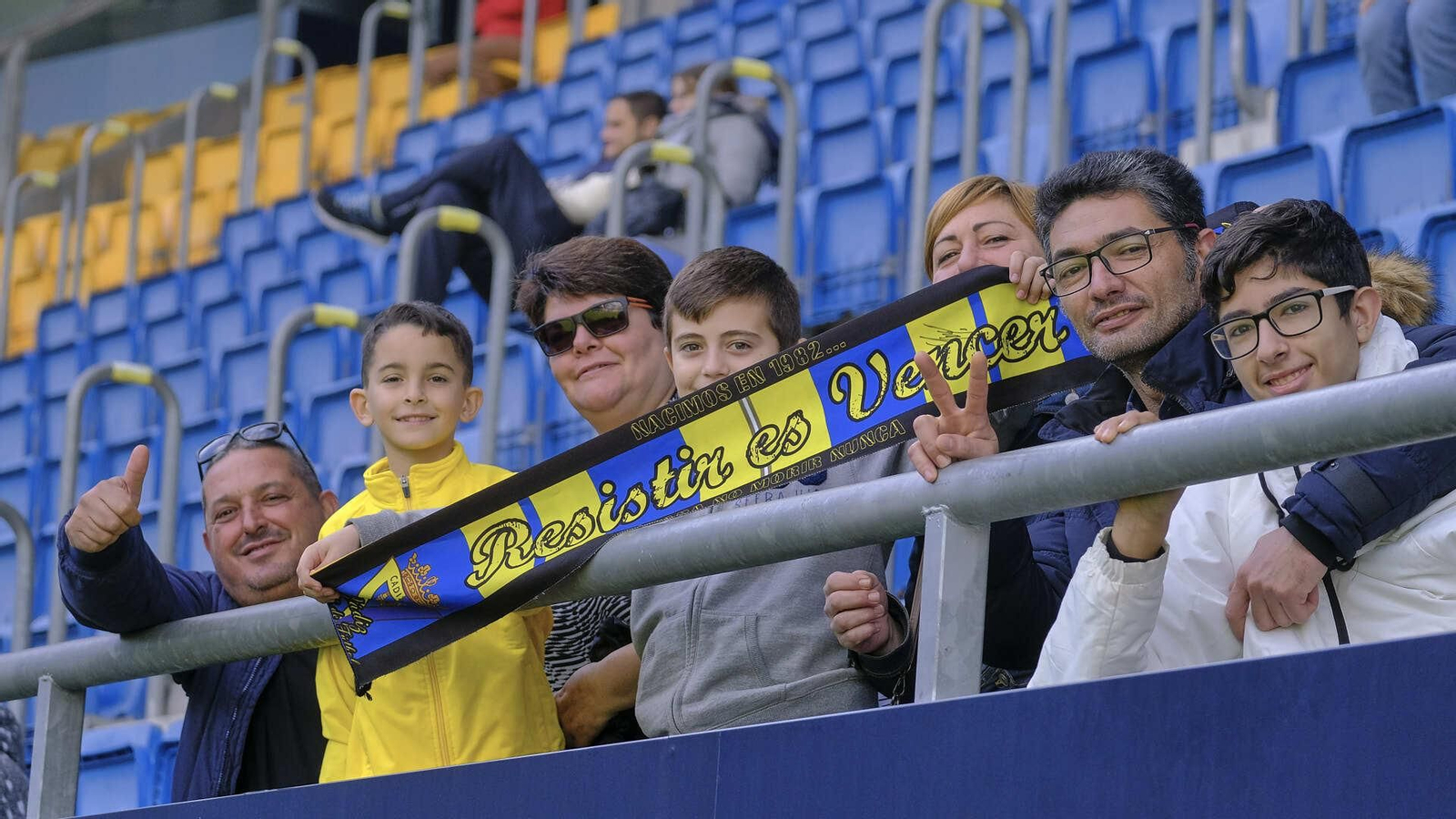 Partido de fútbol a beneficio de la Asociación de Reyes Magos en Carranza