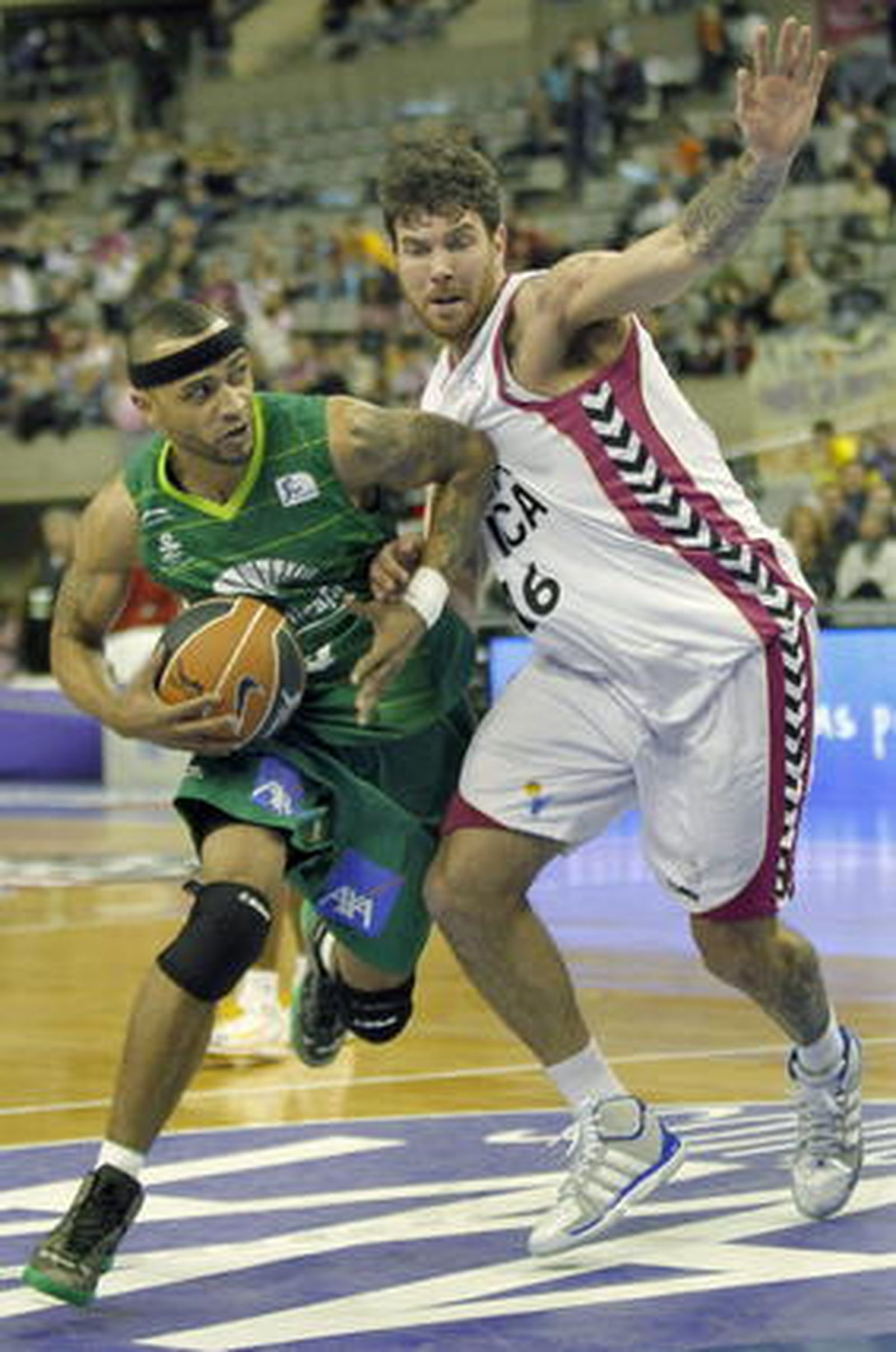 El Banca Cívica se mete en semifinales de la Copa del Rey a costa de Unicaja (65-77). / EFE
