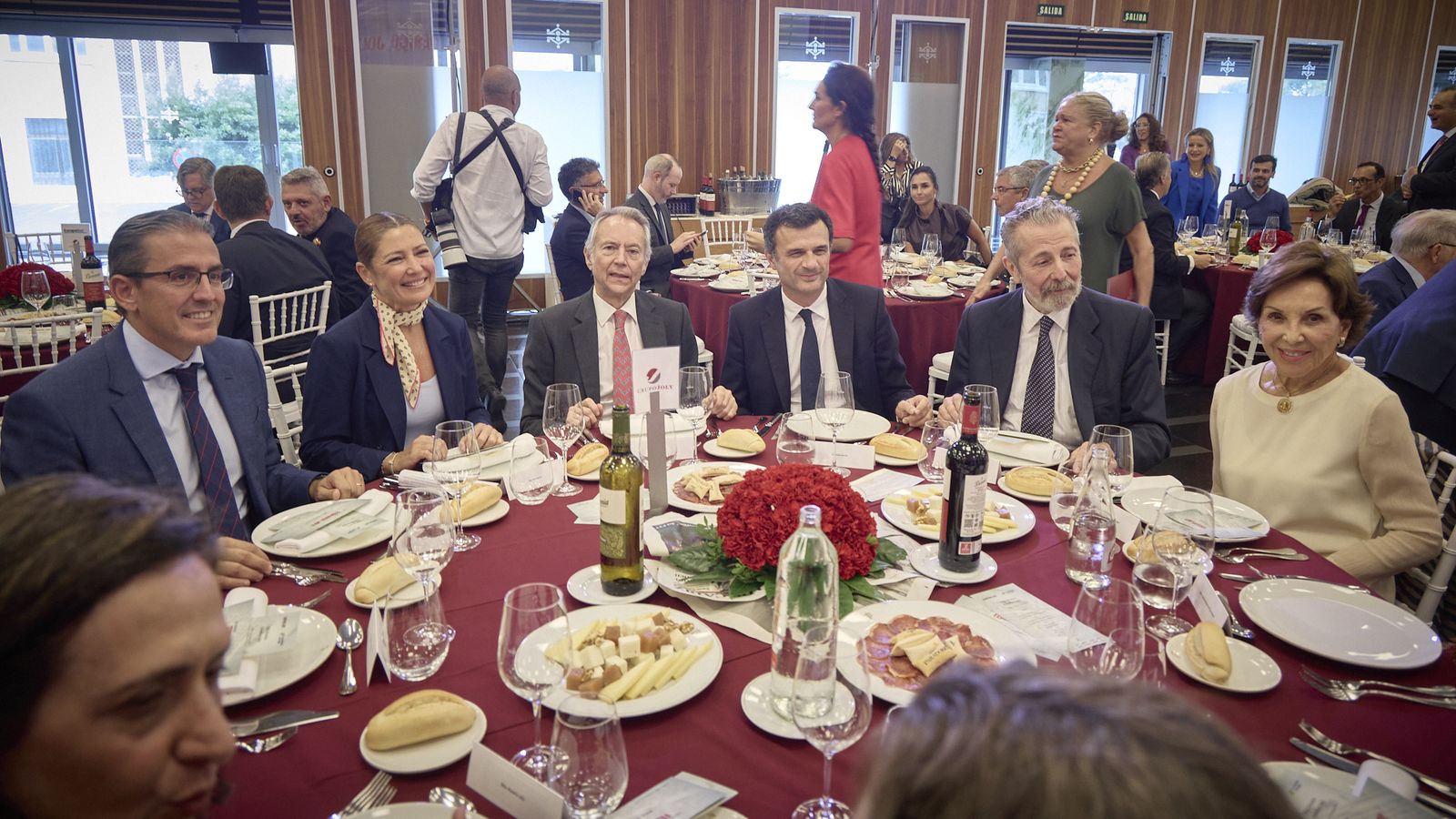 Las imágenes de la entrega del VIII Premio Federico Joly a Sara Baras en Cádiz