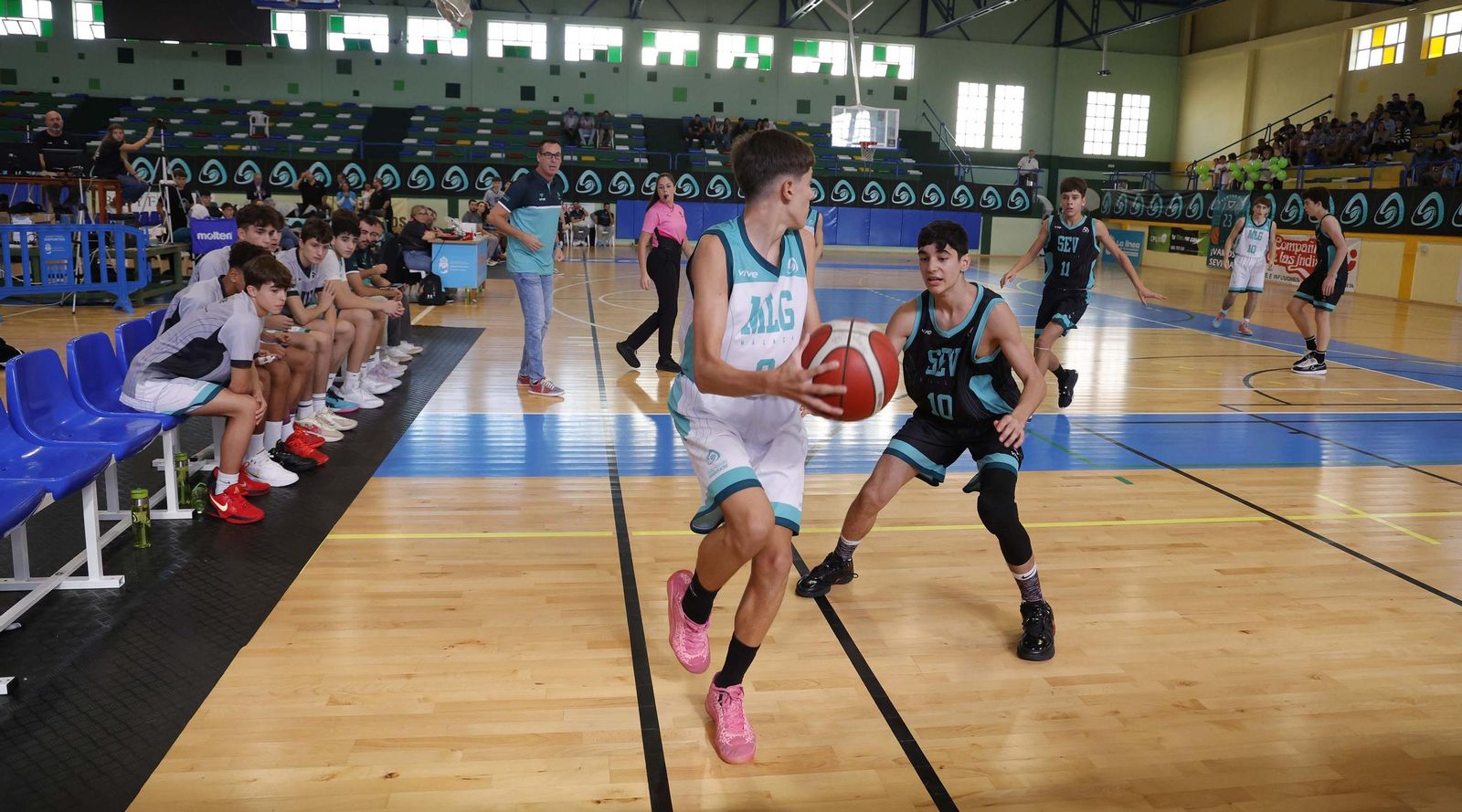 Las fotos de la tercera y última jornada del Campeonato de Andalucía infantil masculino de baloncesto, en La Línea