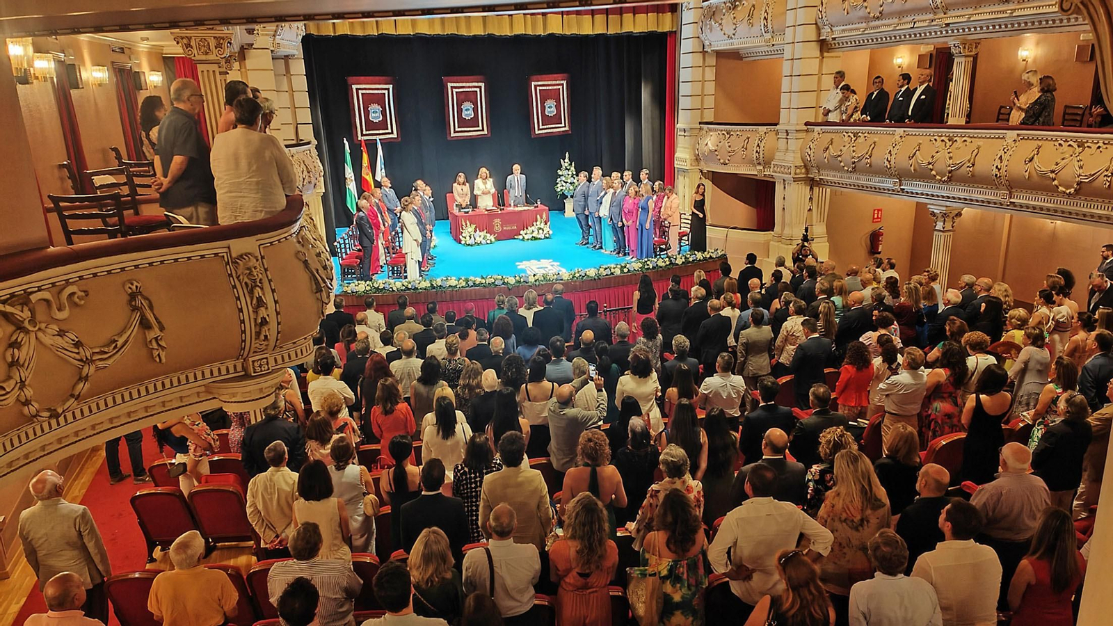 Imágenes de la toma de posesión de Pilar Miranda como alcaldesa de Huelva