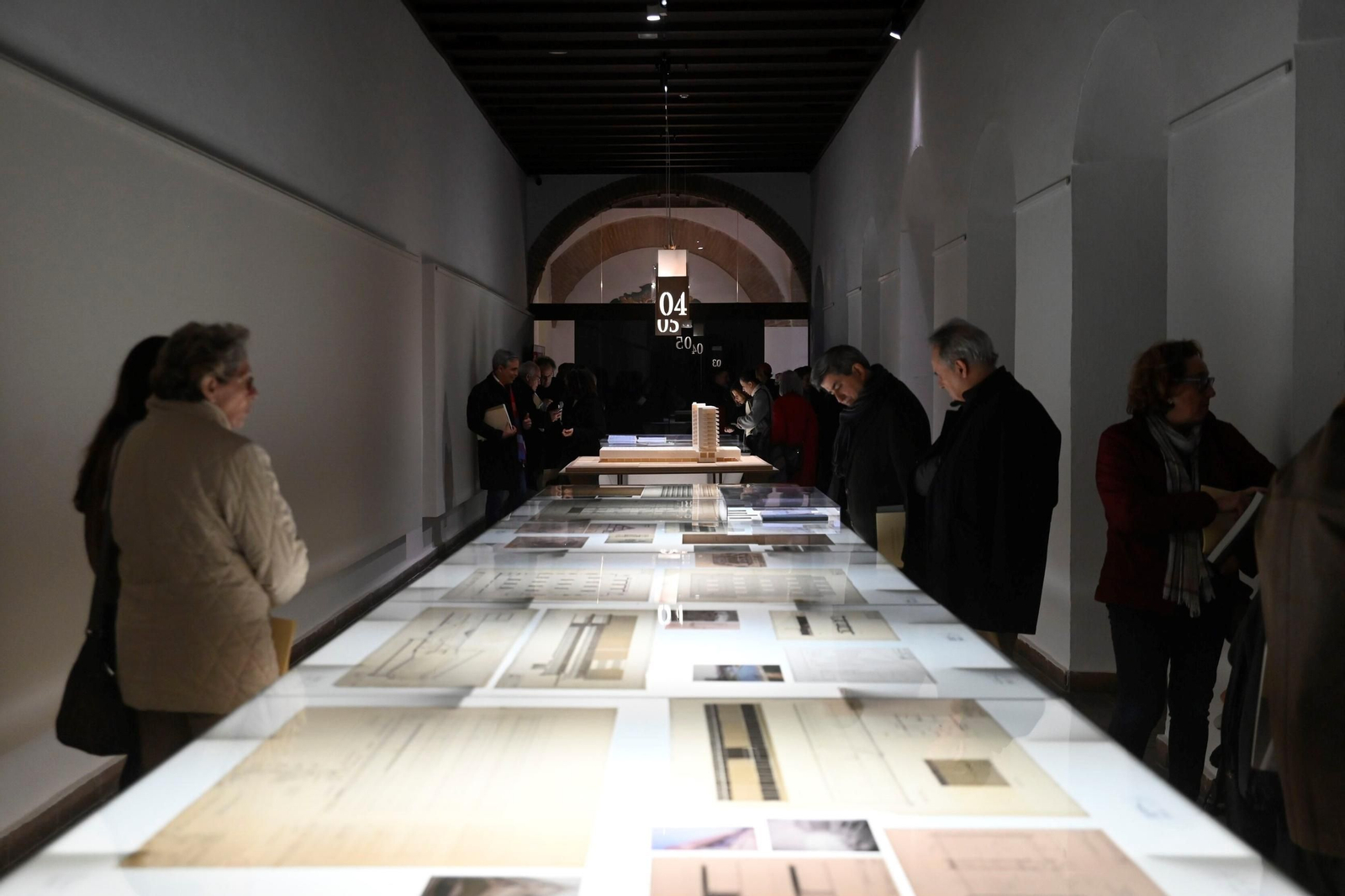 La exposición sobre la obra pública del arquitecto cordobés Rafael de La-Hoz, en imágenes