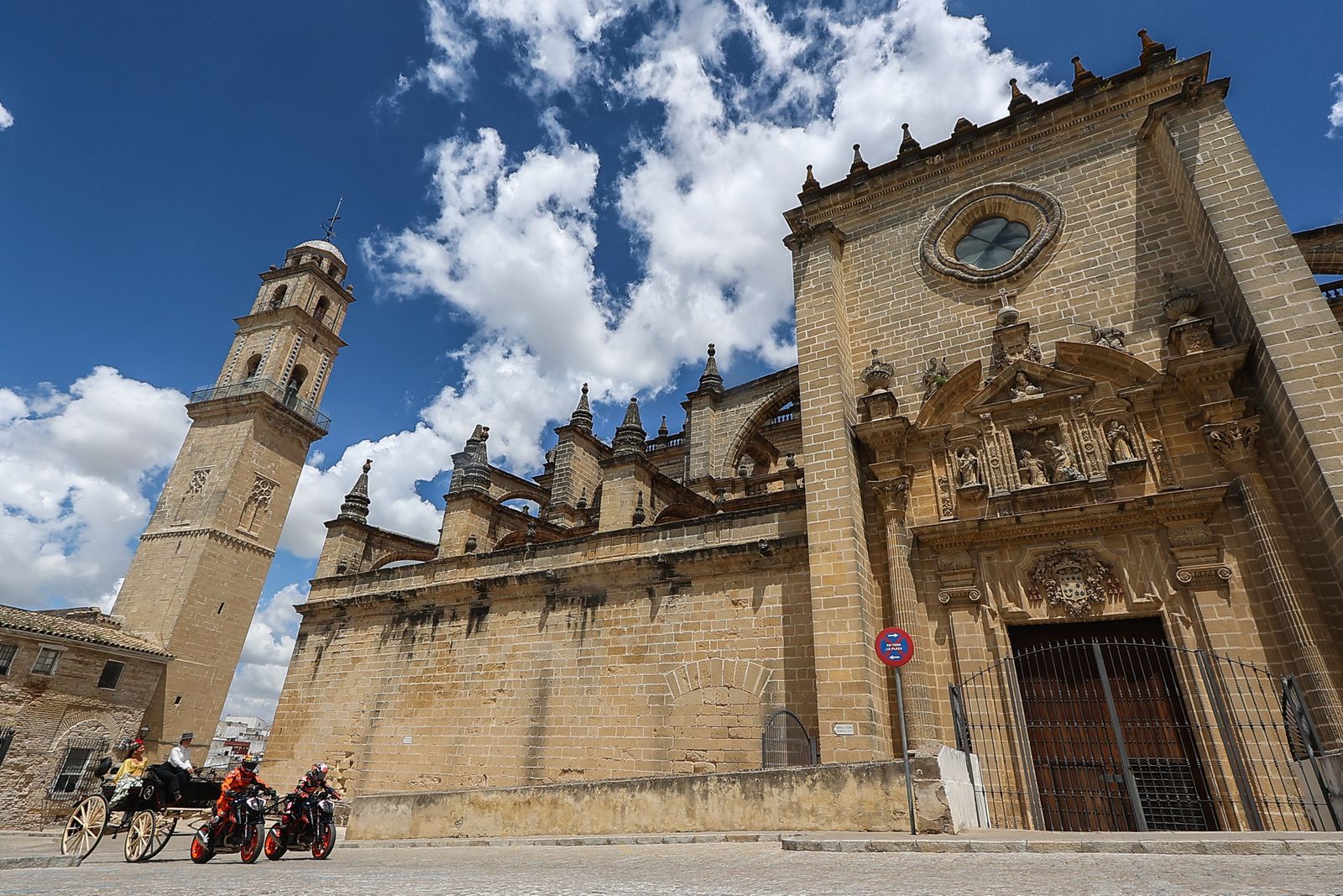 Pedro Acosta y Remy Gardner 'ruedan' en González Byass
