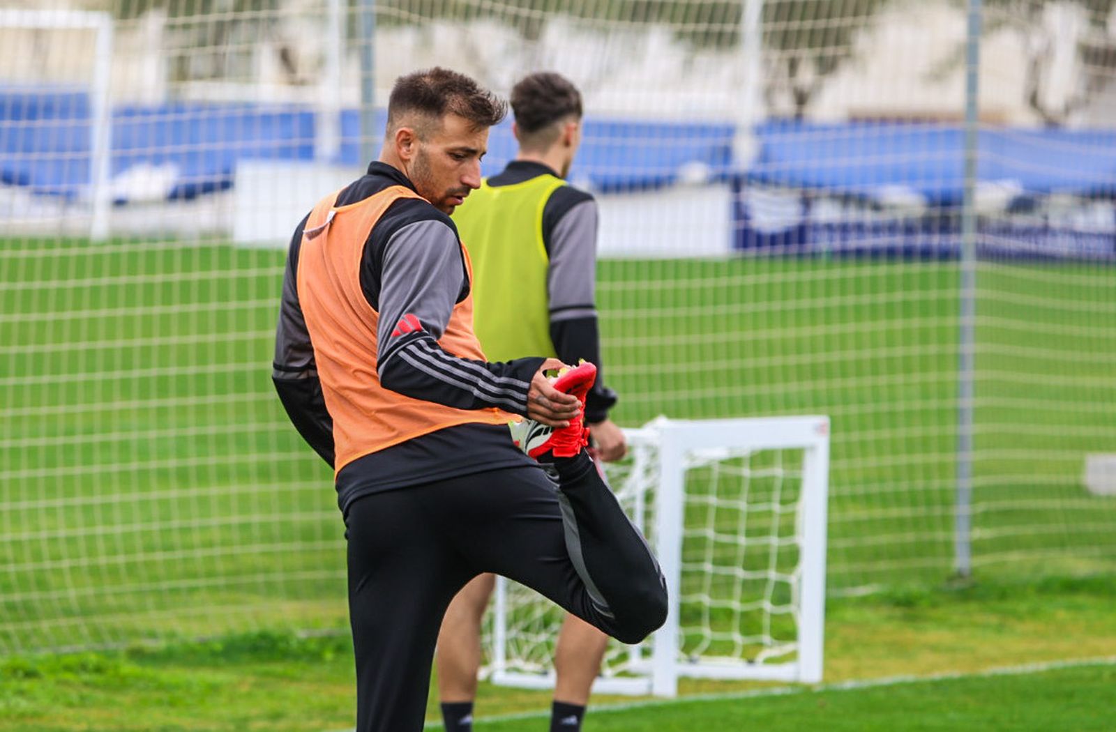 Entrenamiento del Recre con la incorporación de nuevos jugadores, en fotografías