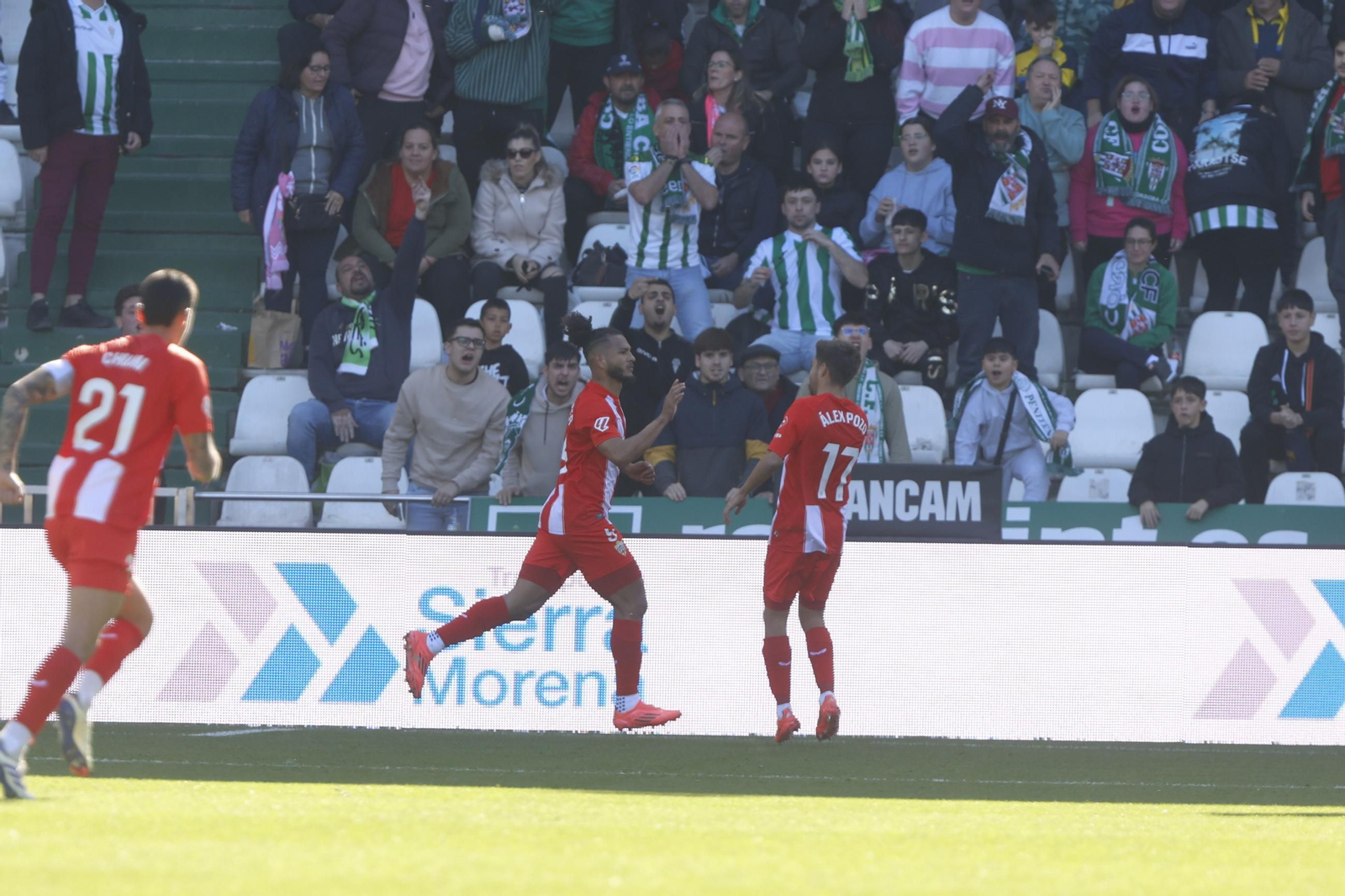 Las mejores fotos del ambiente en el Córdoba CF - Almería en El Arcángel
