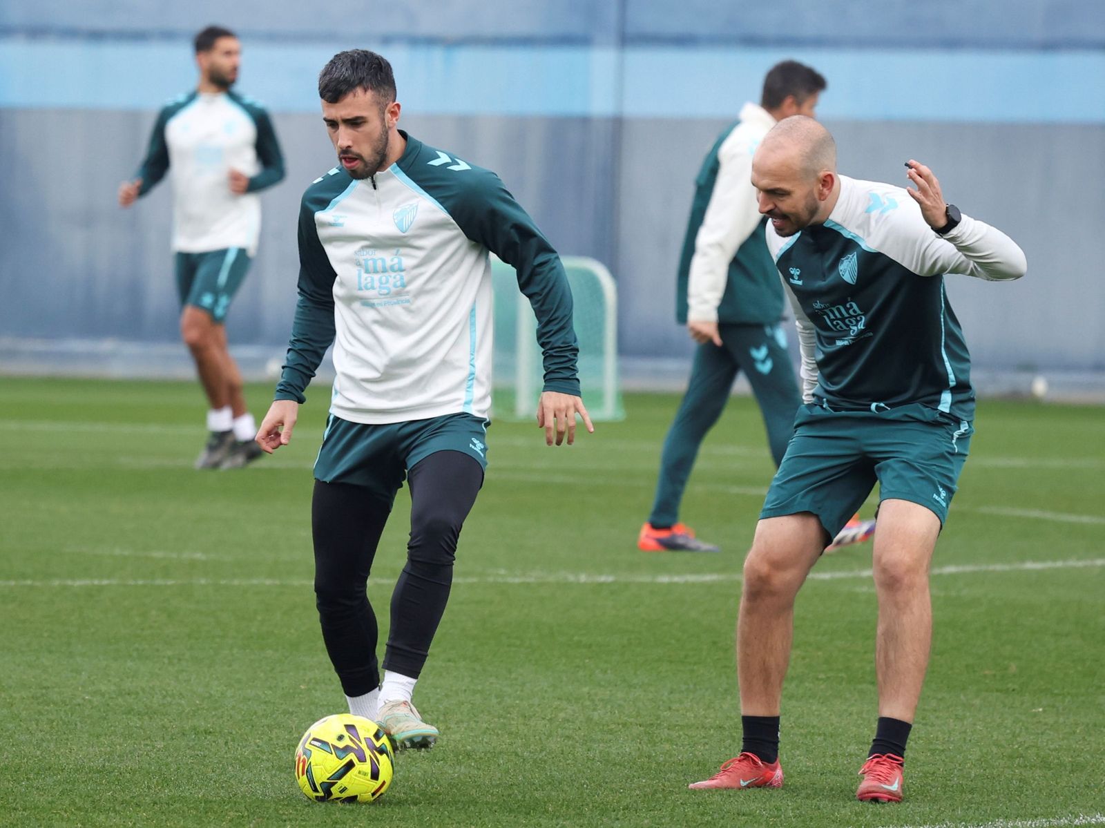 El Málaga CF vuelve al tajo sin Lobete en una semana eterna