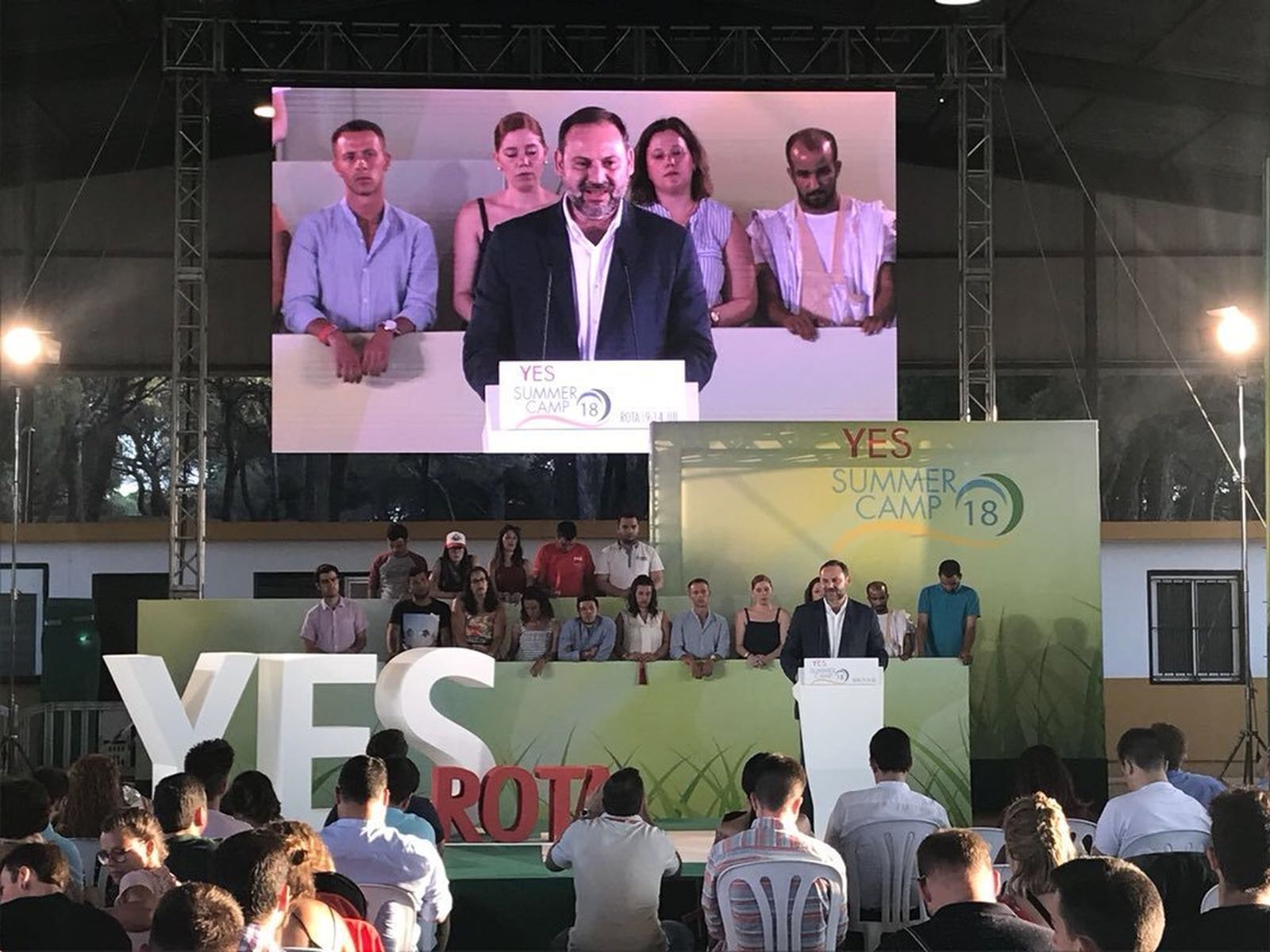 Un momento de la intervención del ministro de Fomento y secretario de Organización del PSOE, José Luis Ábalos, en la clausura del Summer Camp de las Juventudes Socialistas Europeas.