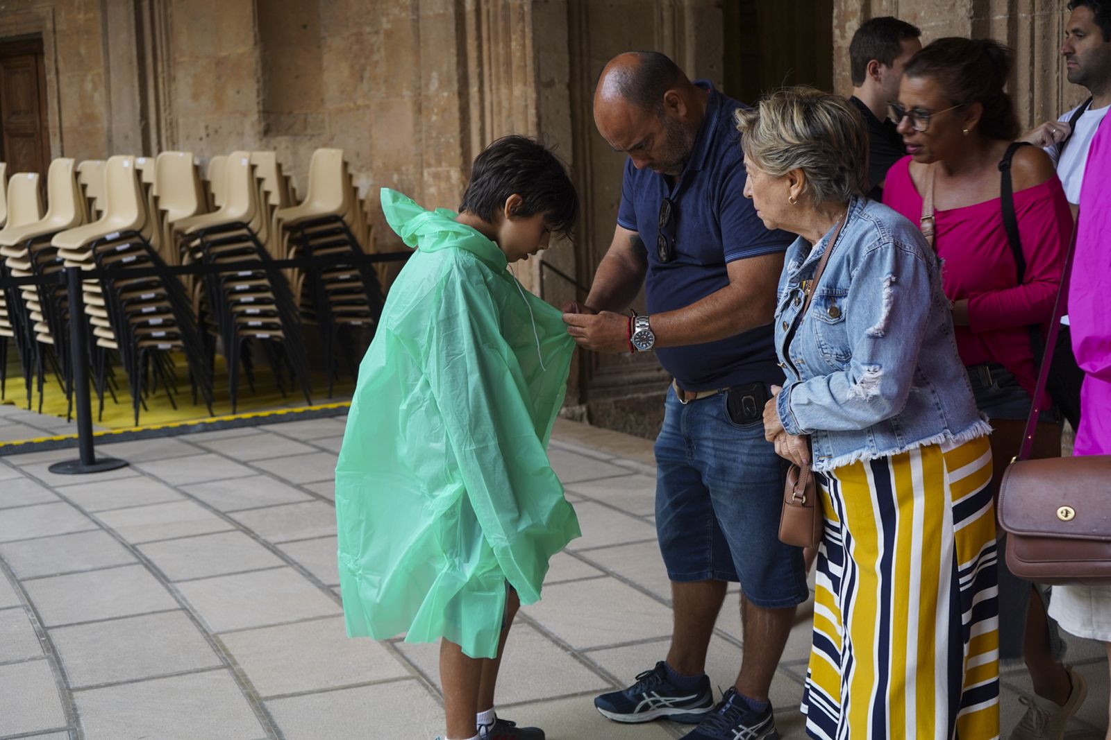 Granada da la bienvenida a un verano pasado por agua