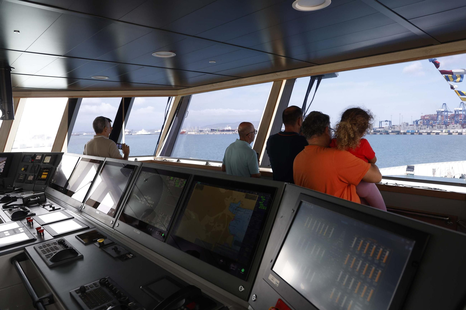 Fotos del nuevo patrullero de la Guardia Civil " Duque de Ahumada " en el Puerto de Algeciras