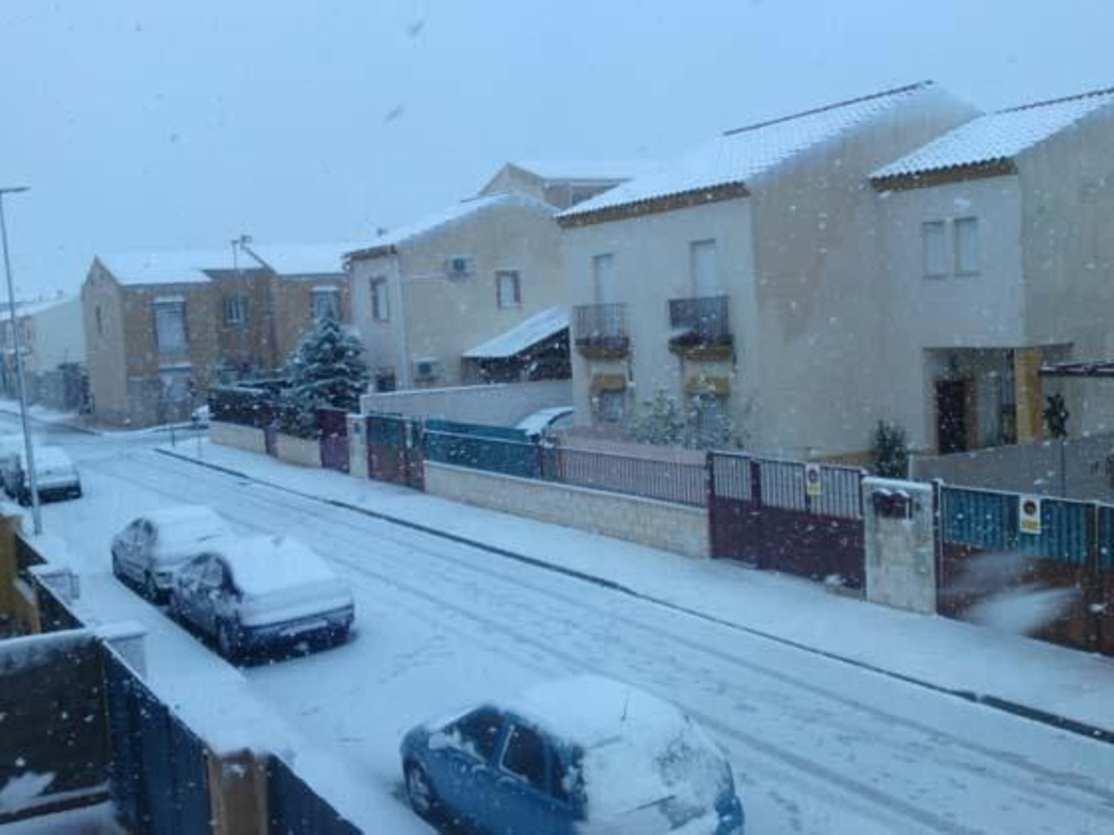 Una de las calles de la localidad sevillana de Burguillos.

Foto: José Manuel