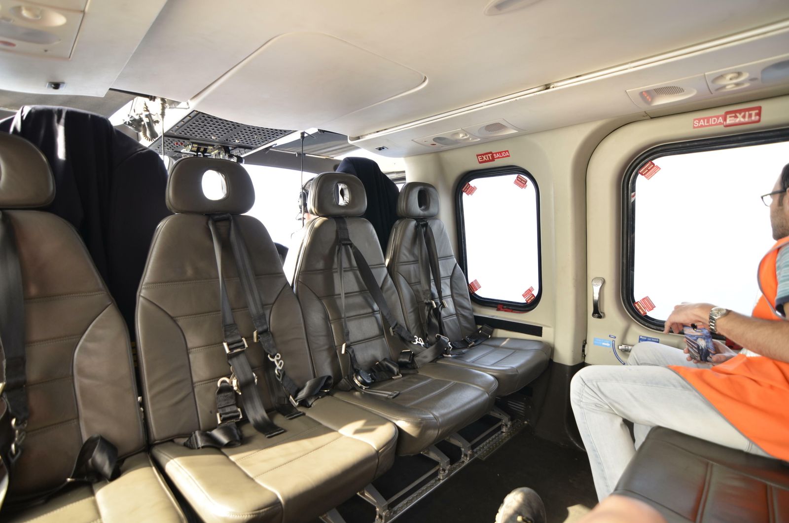 Interior de uno de los helicópteros de Hélity que cubren la ruta de Algeciras a Ceuta.