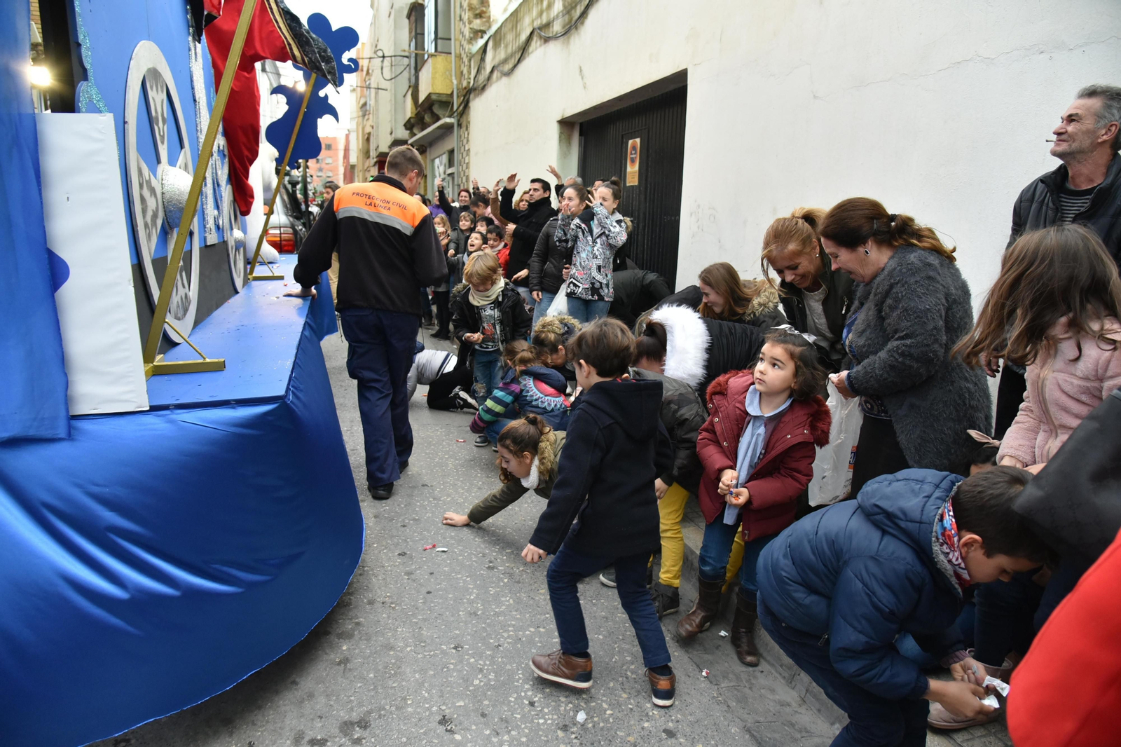Imágenes de la Cabalgata de la ilusión en La Línea