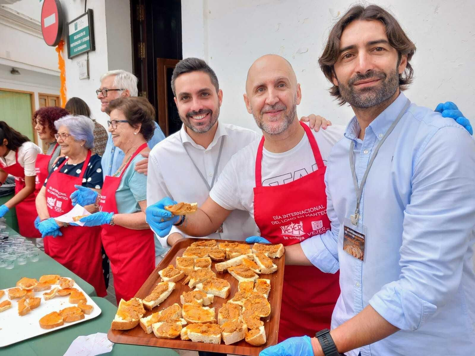 Las imágenes del Día de Lomo en manteca en Vejer: un sabroso plan en uno de los pueblos bonitos de Cádiz