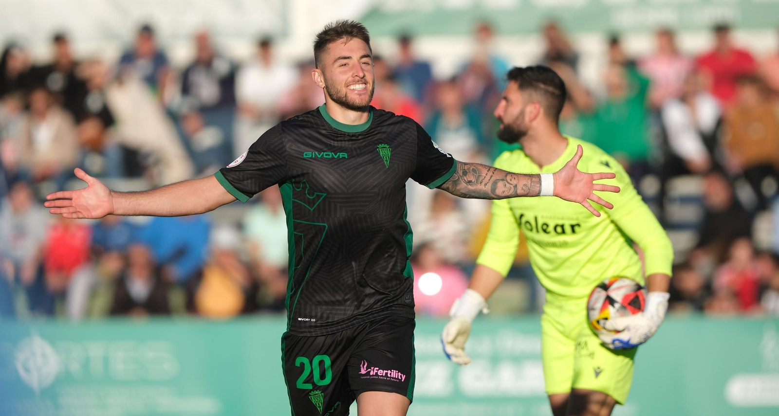 Antonio Casas celebra un gol en la última visita del Córdoba CF a El Palmar. Antonio Casas celebra un gol en la última visita del Córdoba CF a El Palmar.