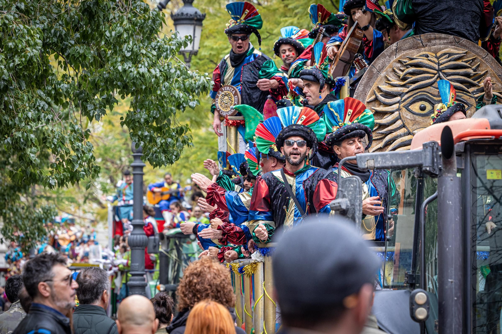 Imágenes del lunes de coros e ilegales del Carnaval de Cádiz 2023