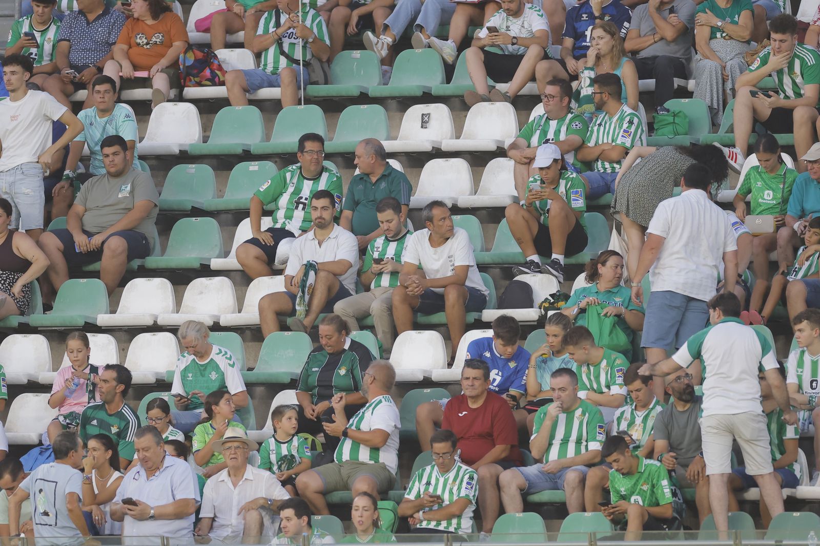 Búscate en las fotos del Betis-Atlético de Madrid