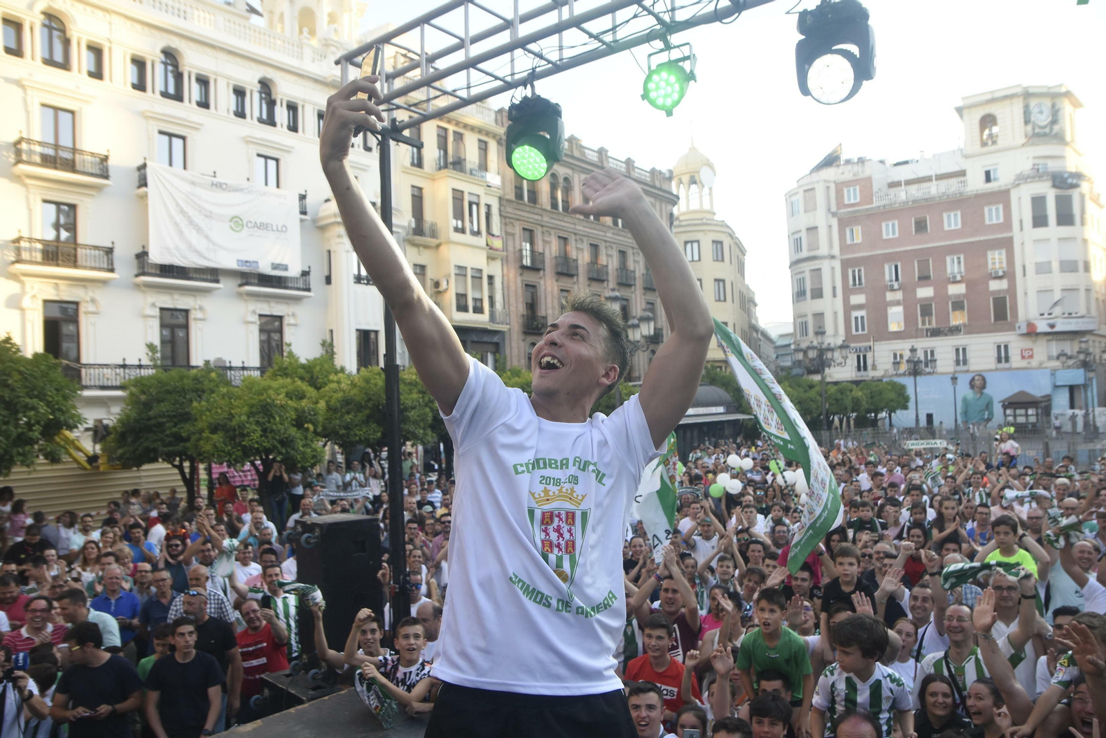 Las fotos de la fiesta del ascenso del Córdoba CF Futsal en las Tendillas.