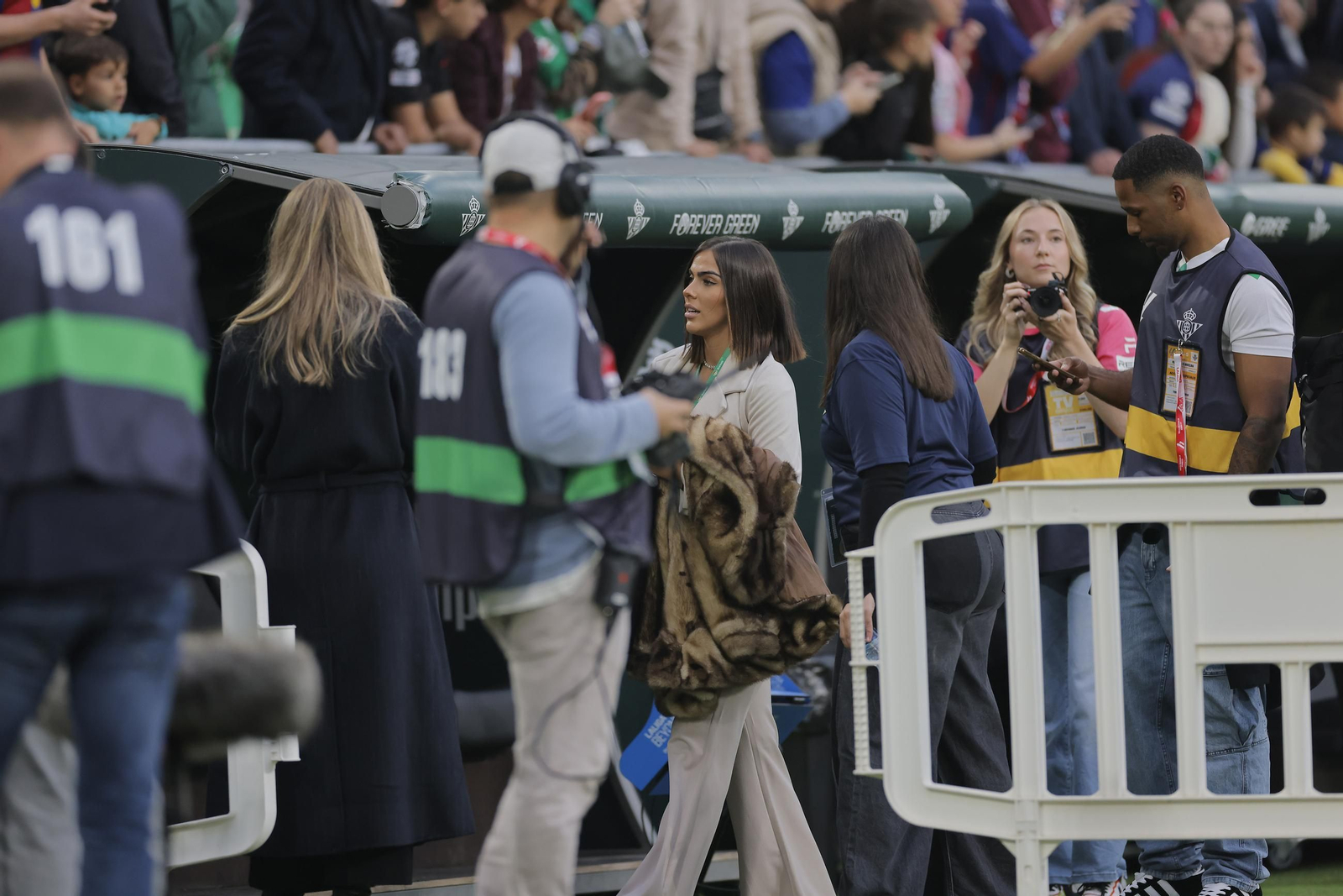 Búscate en las fotos del Betis - Barcelona