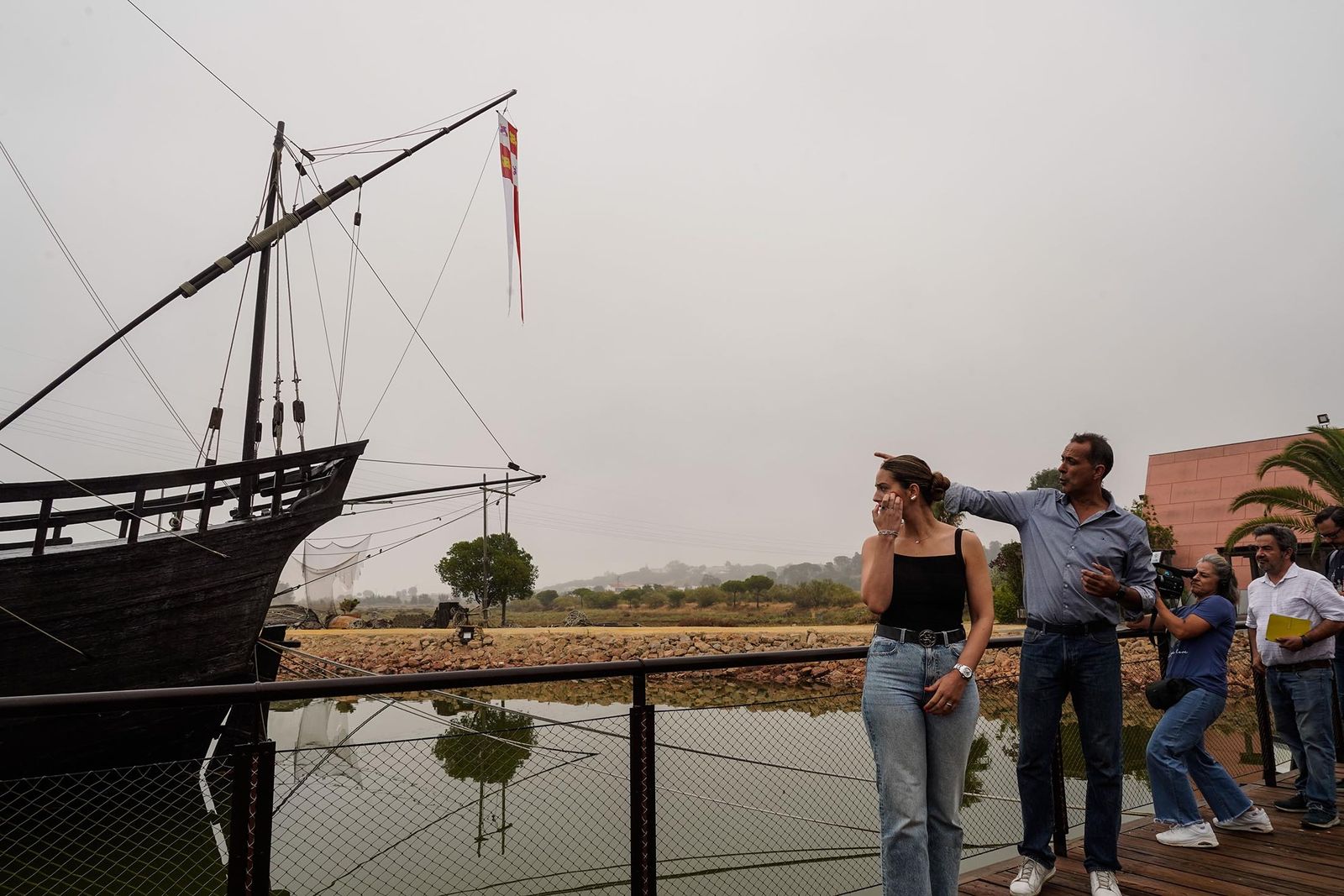 Imágenes de la visita guiada para dar a conocer las reformas realizadas en el Muelle de las Carabelas y su entorno