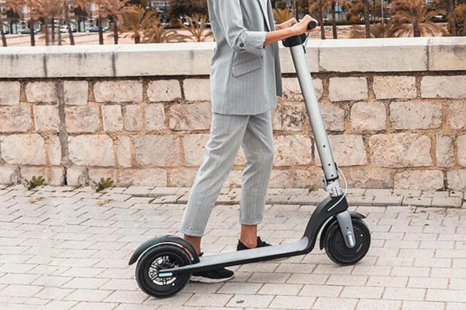 Llévate uno de los mejores patinetes eléctricos de Cecotec por menos de 300€