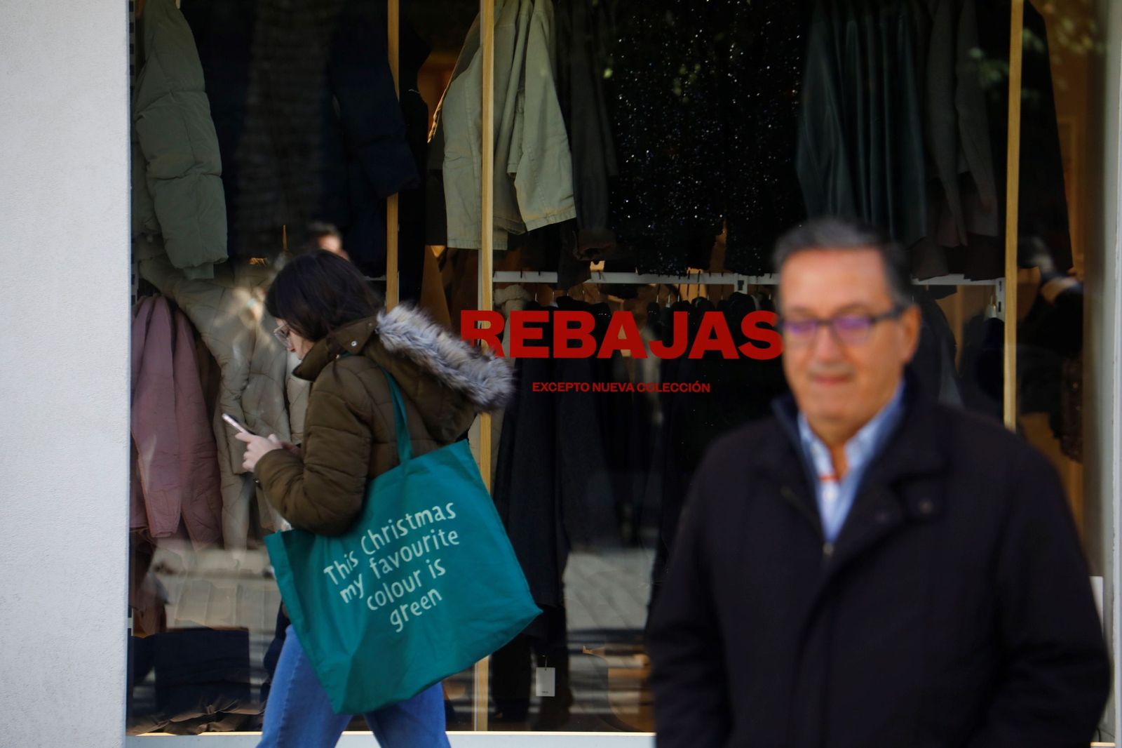 Los cordobeses se lanzan a por las rebajas de invierno, en imágenes