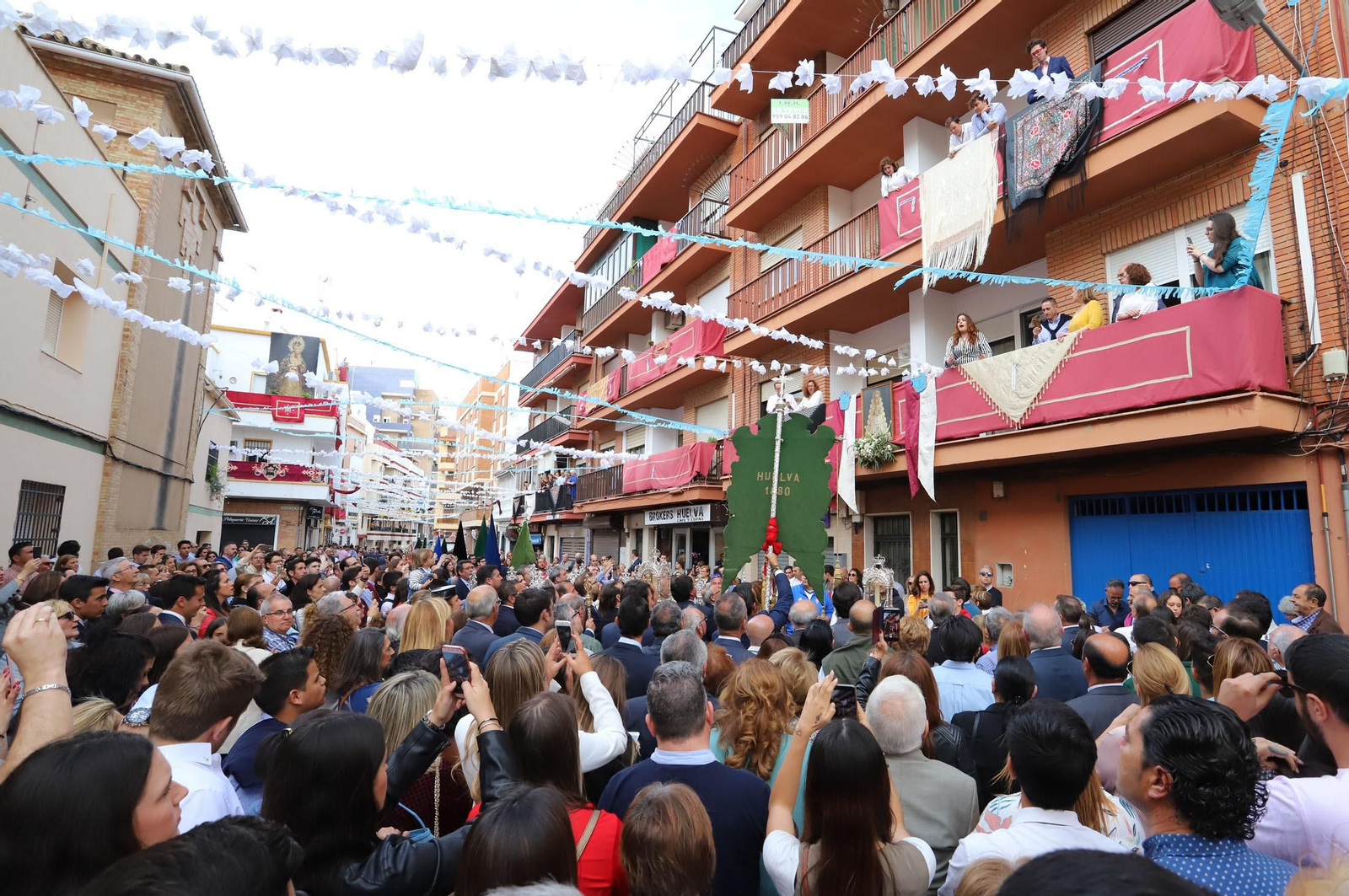 Imágenes de la función y traslado de la Hermandad del Rocío de Huelva