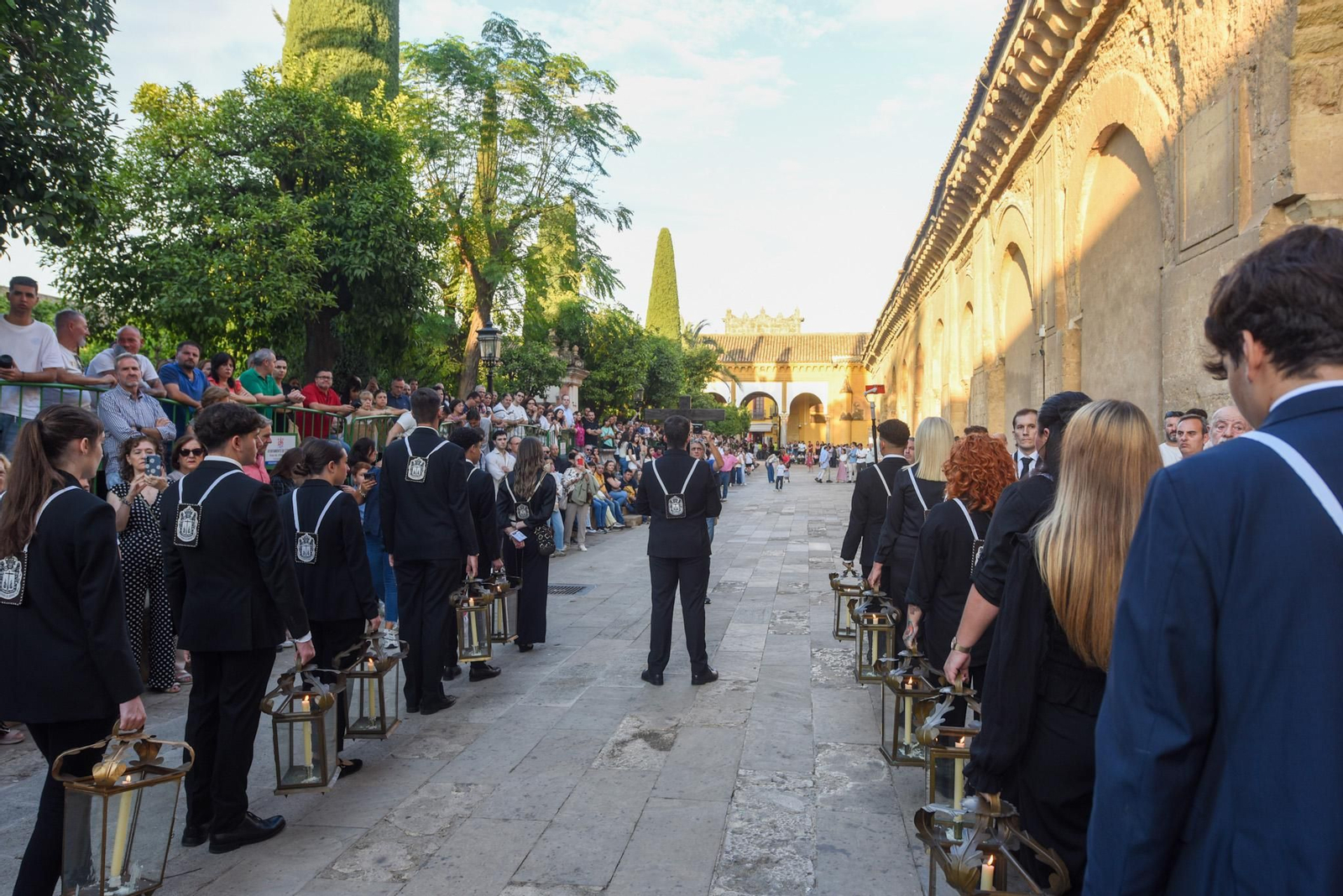 Las fotos del traslado del Remedio de Ánimas tras el Magno Vía Crucis de Córdoba