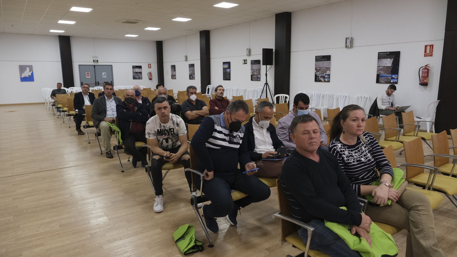 Imágenes de las jornadas de la CUCN sobre el agua en la Expolevante de Níjar.