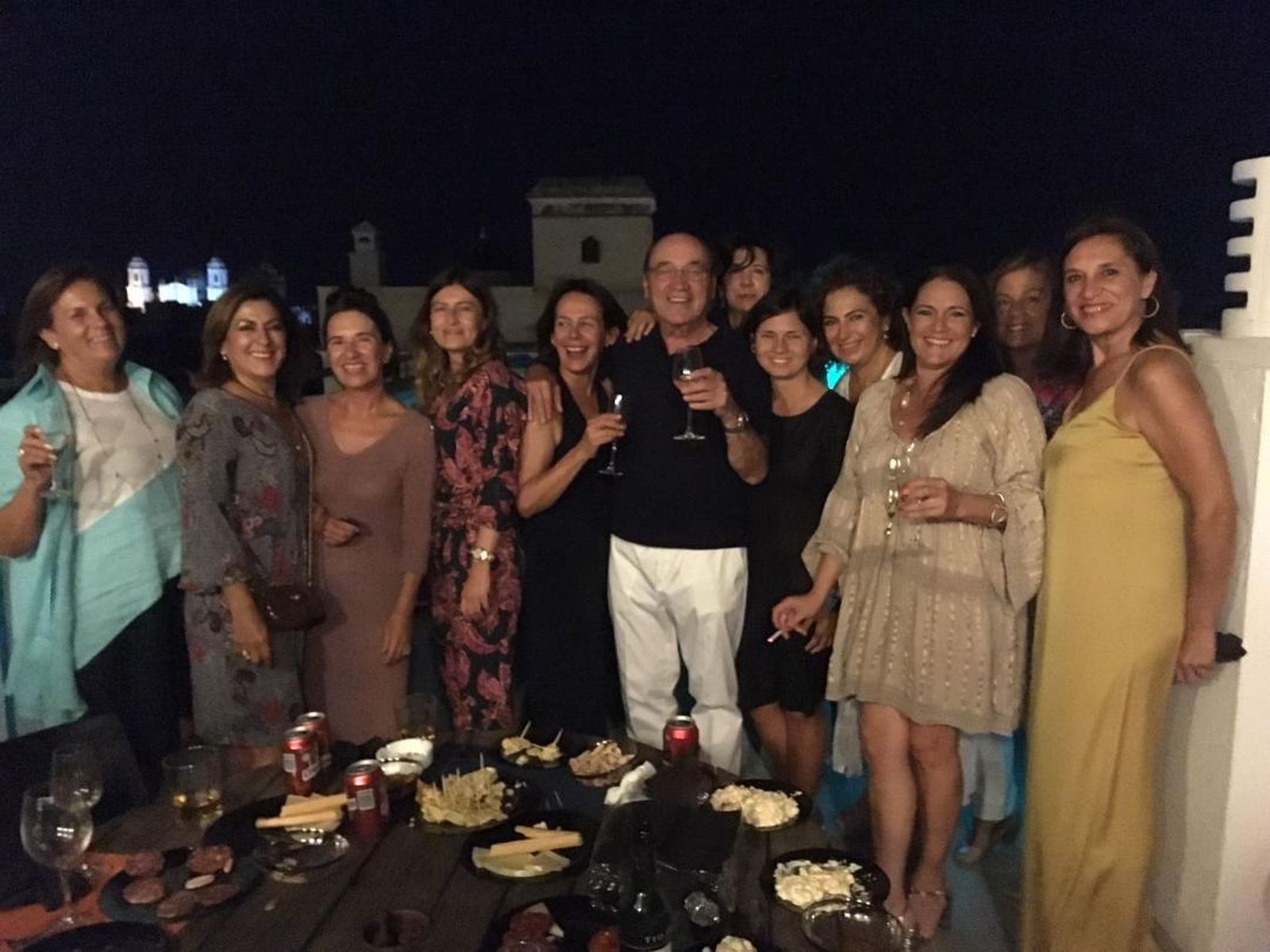 Marisanto Reyes, Yolanda Armario, Inmaculada Benítez, Toñi Trujillo, María del Mar Coca, Paco Gómez, Maribel Lucero, María José Fernández, Macarena Sánchez y Monserrat Benítez.